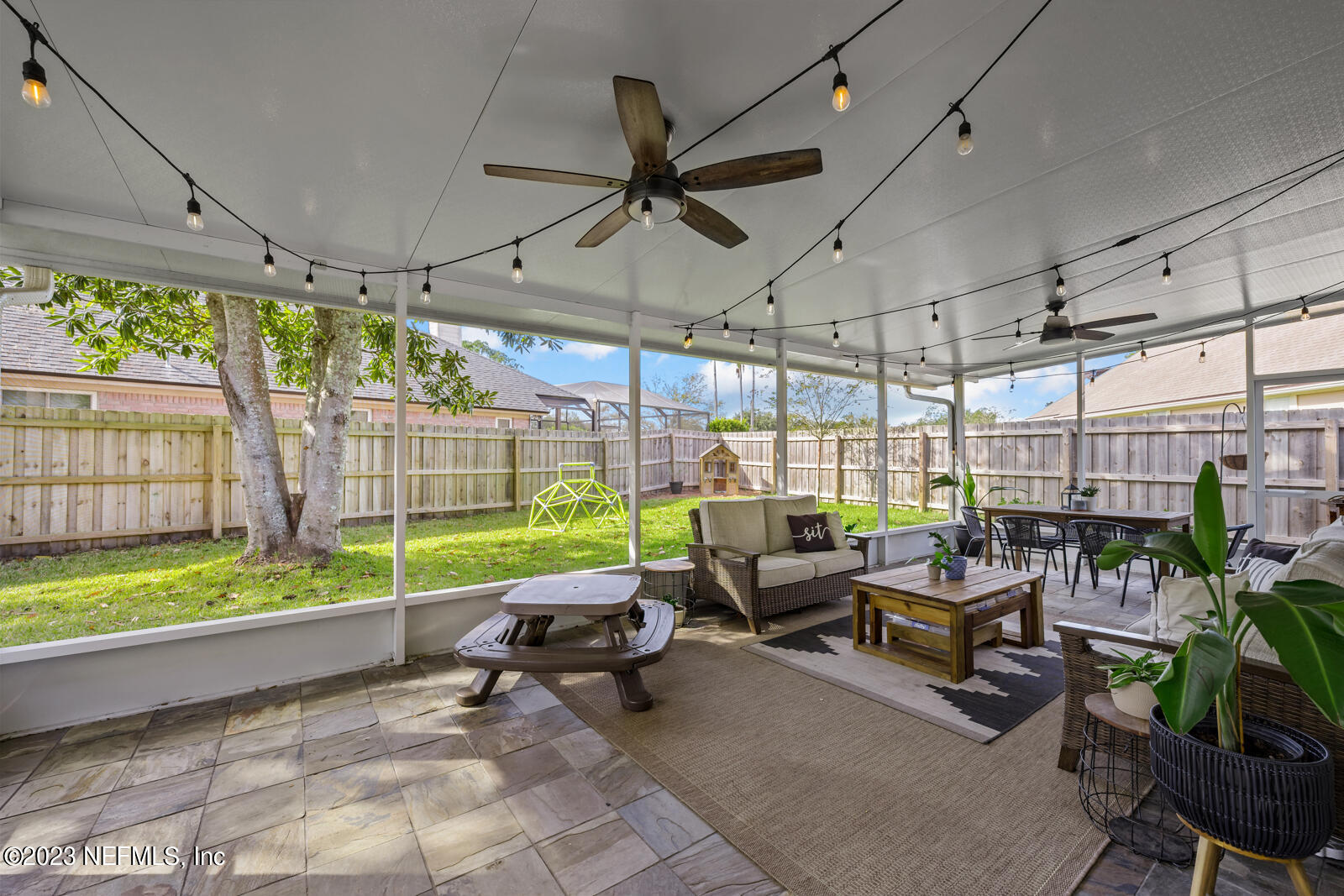 2124 NESTLING Court