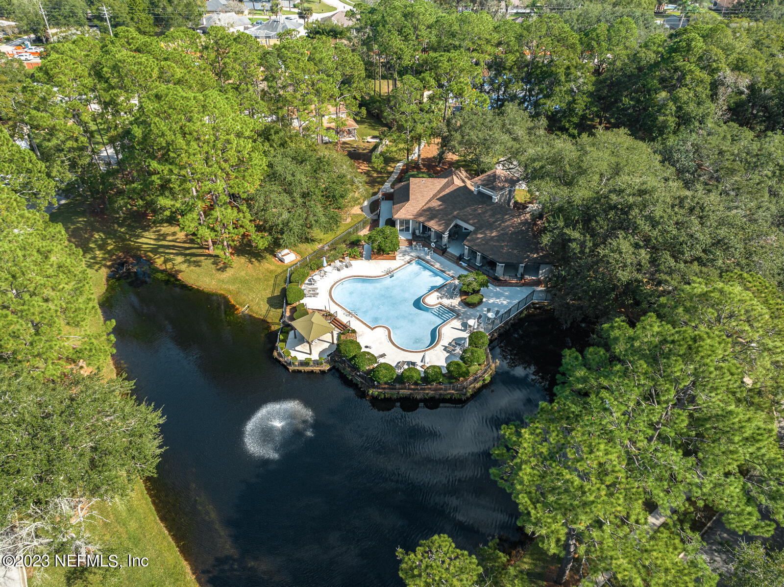 2124 NESTLING Court