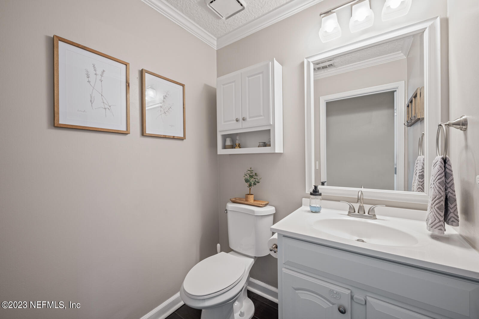 2124 NESTLING Court