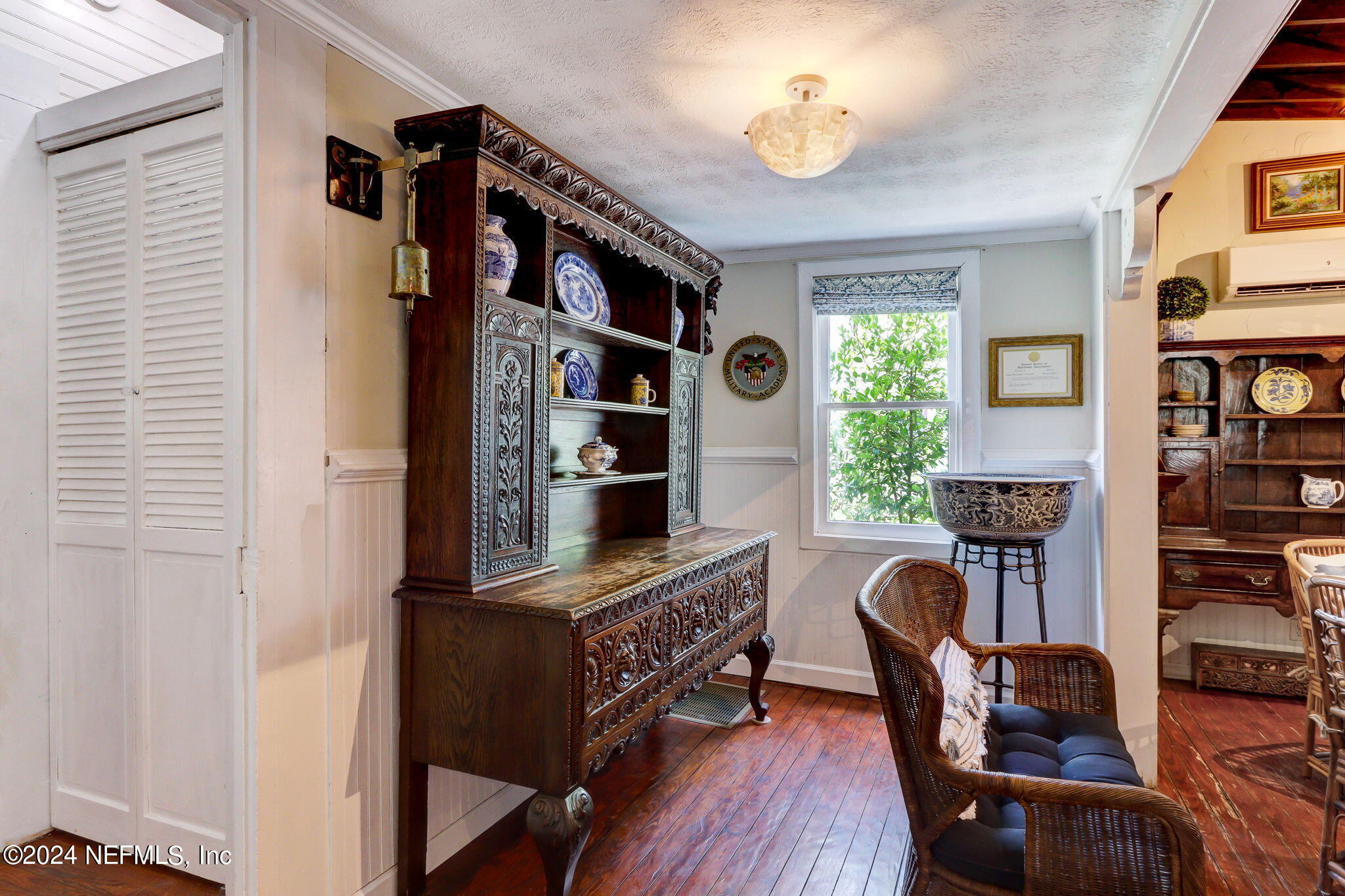 214 S 7TH Street