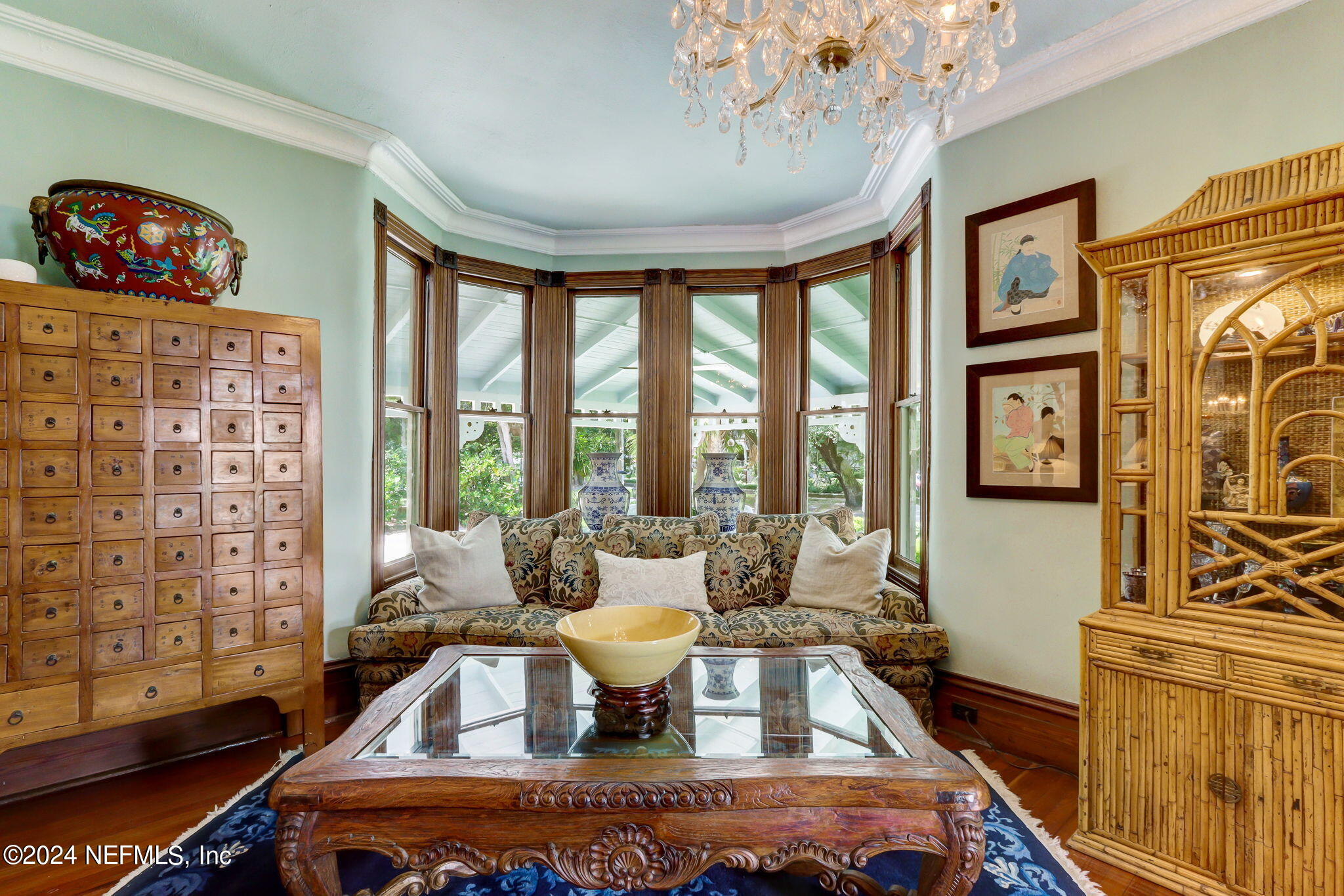 214 S 7TH Street
