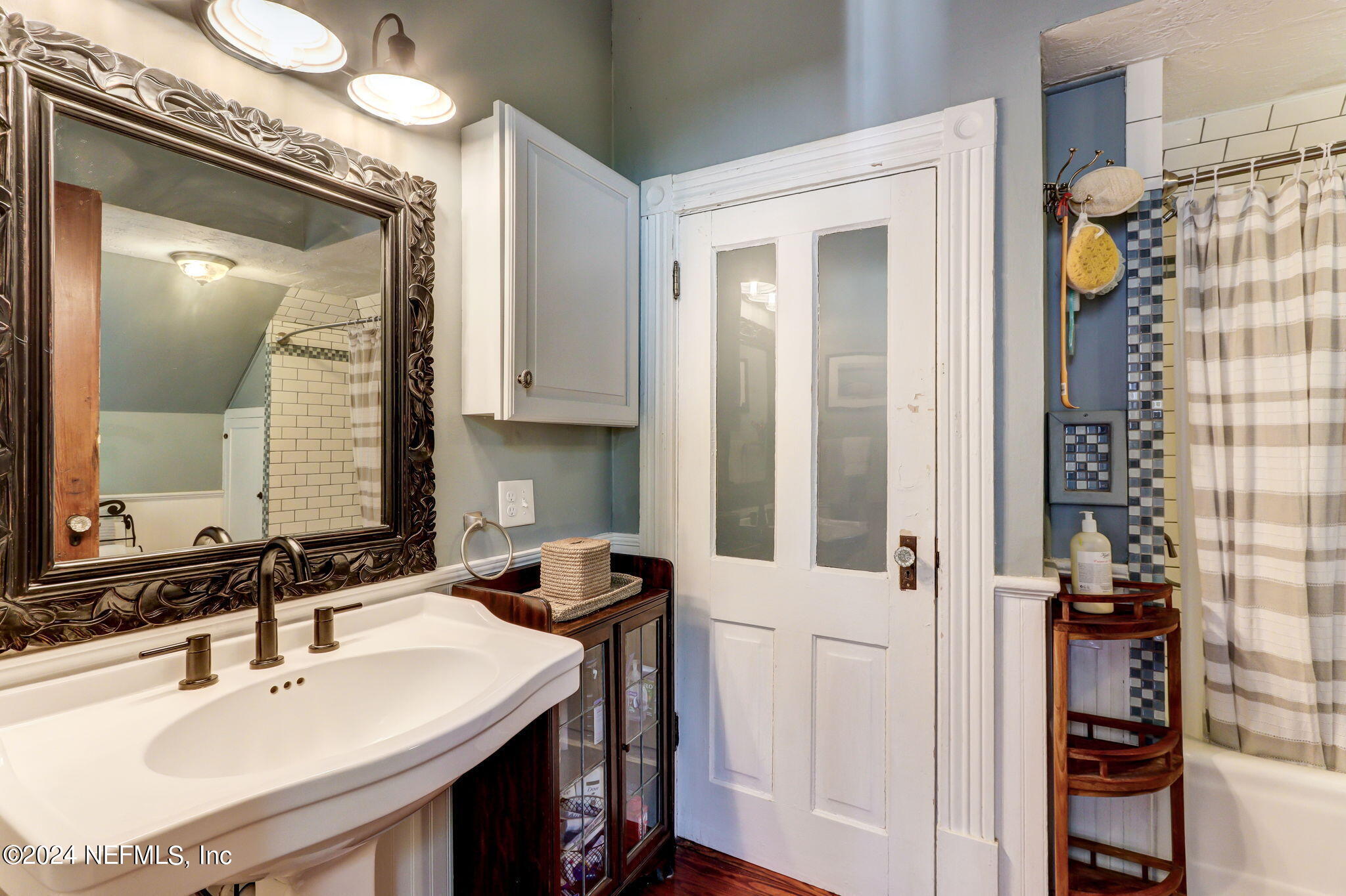 214 S 7TH Street