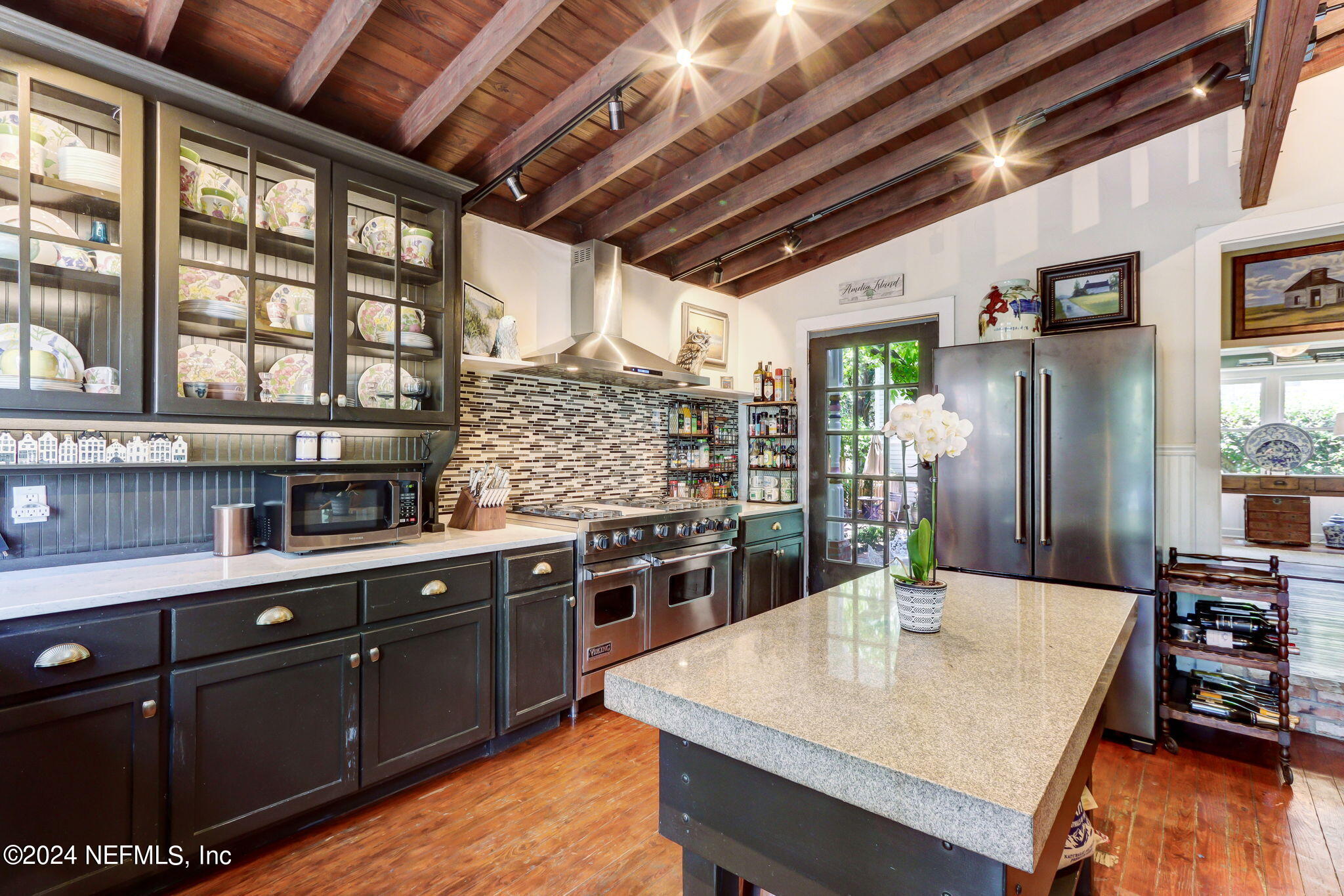 214 S 7TH Street