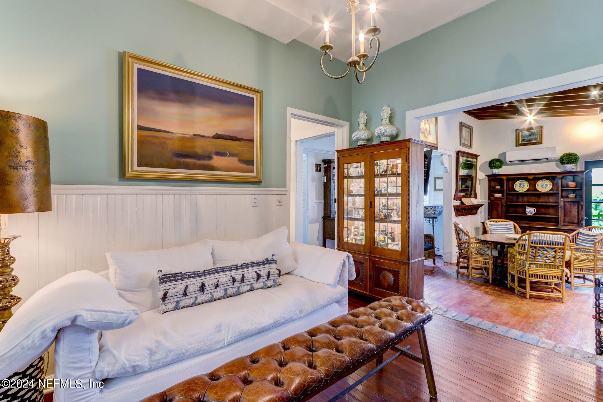 214 S 7TH Street