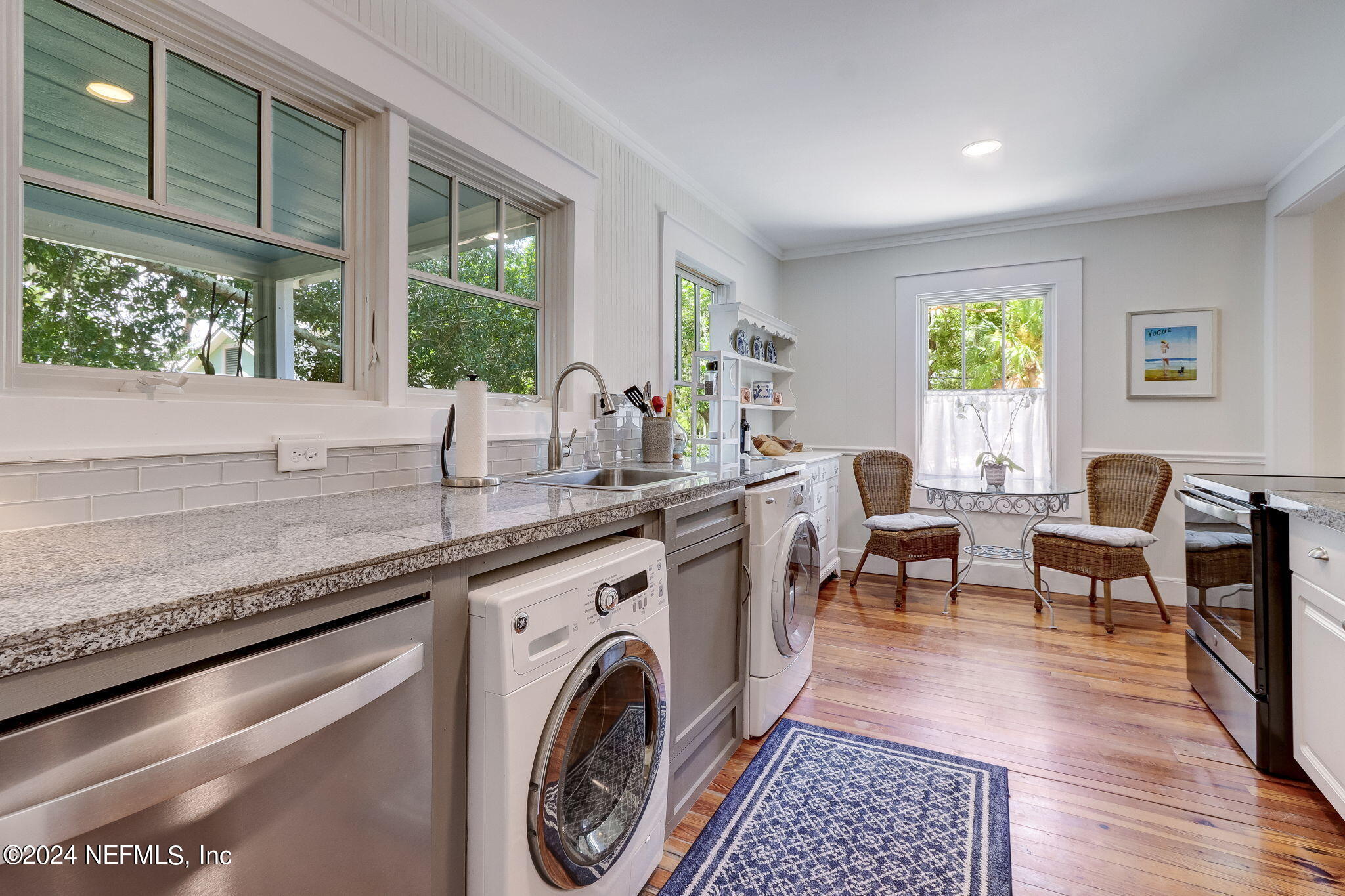 214 S 7TH Street