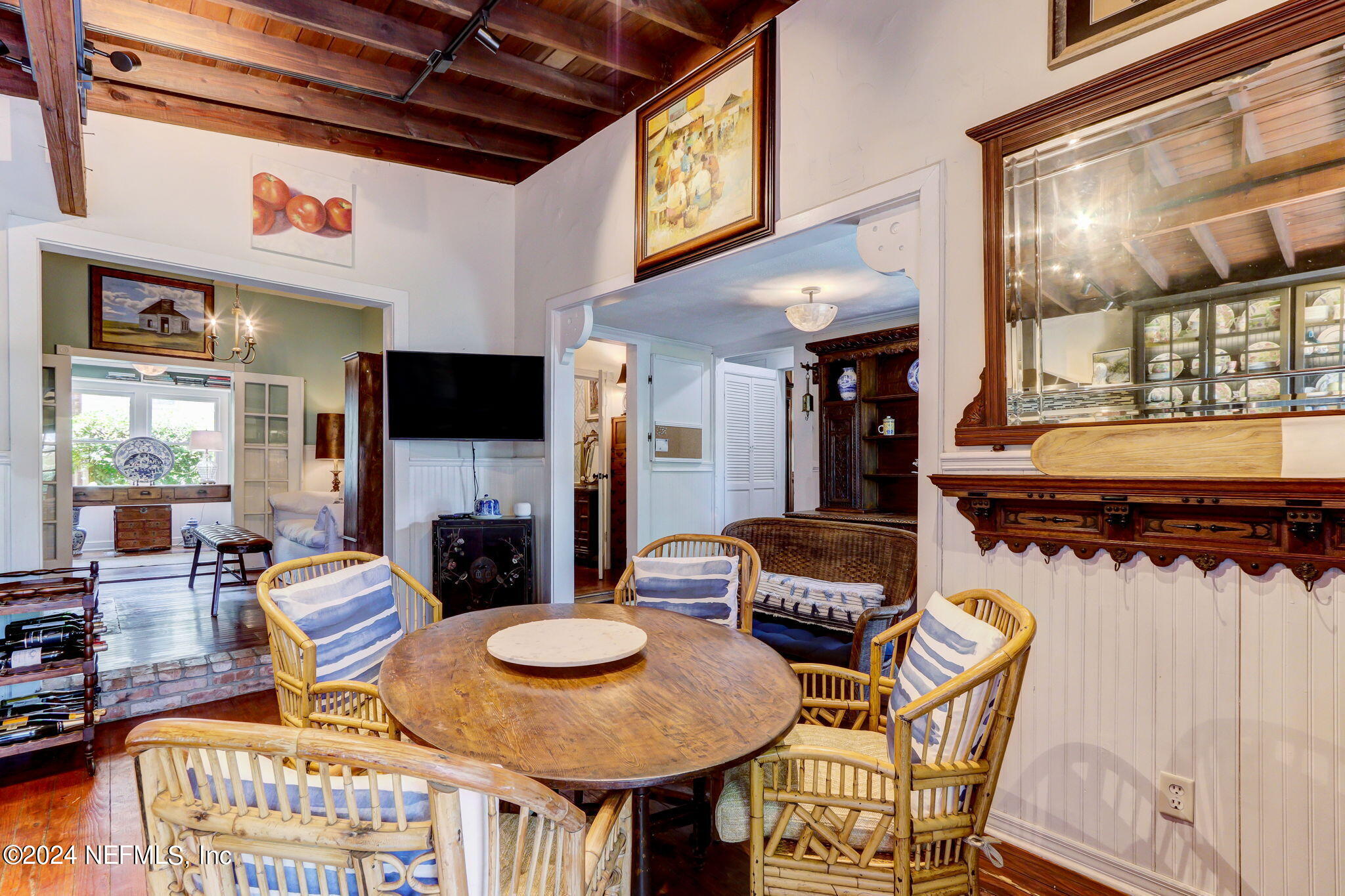 214 S 7TH Street
