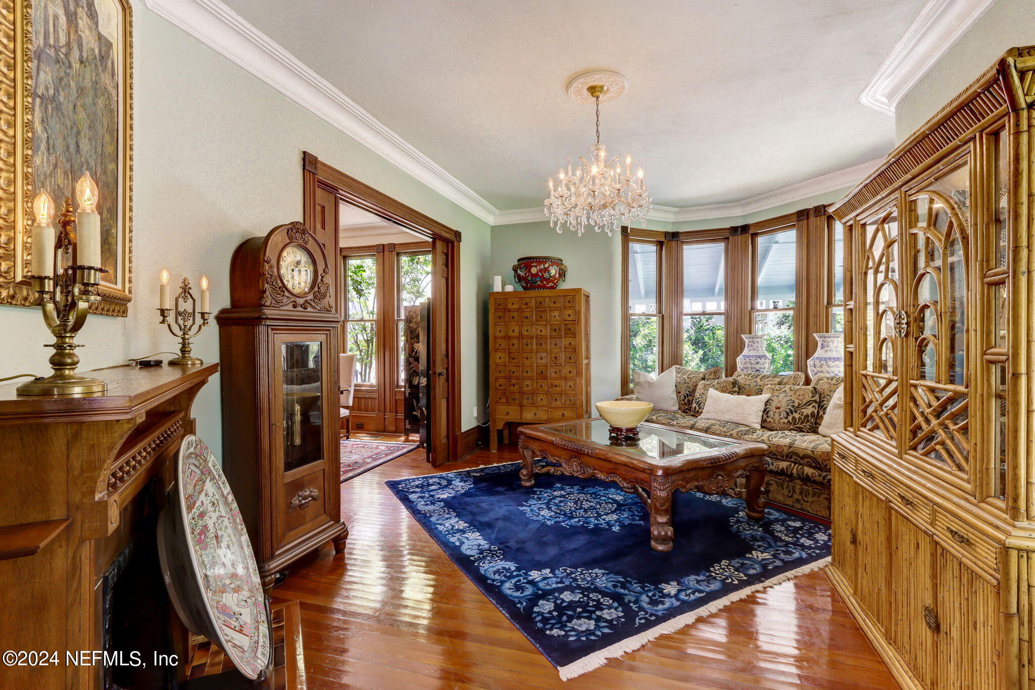 214 S 7TH Street