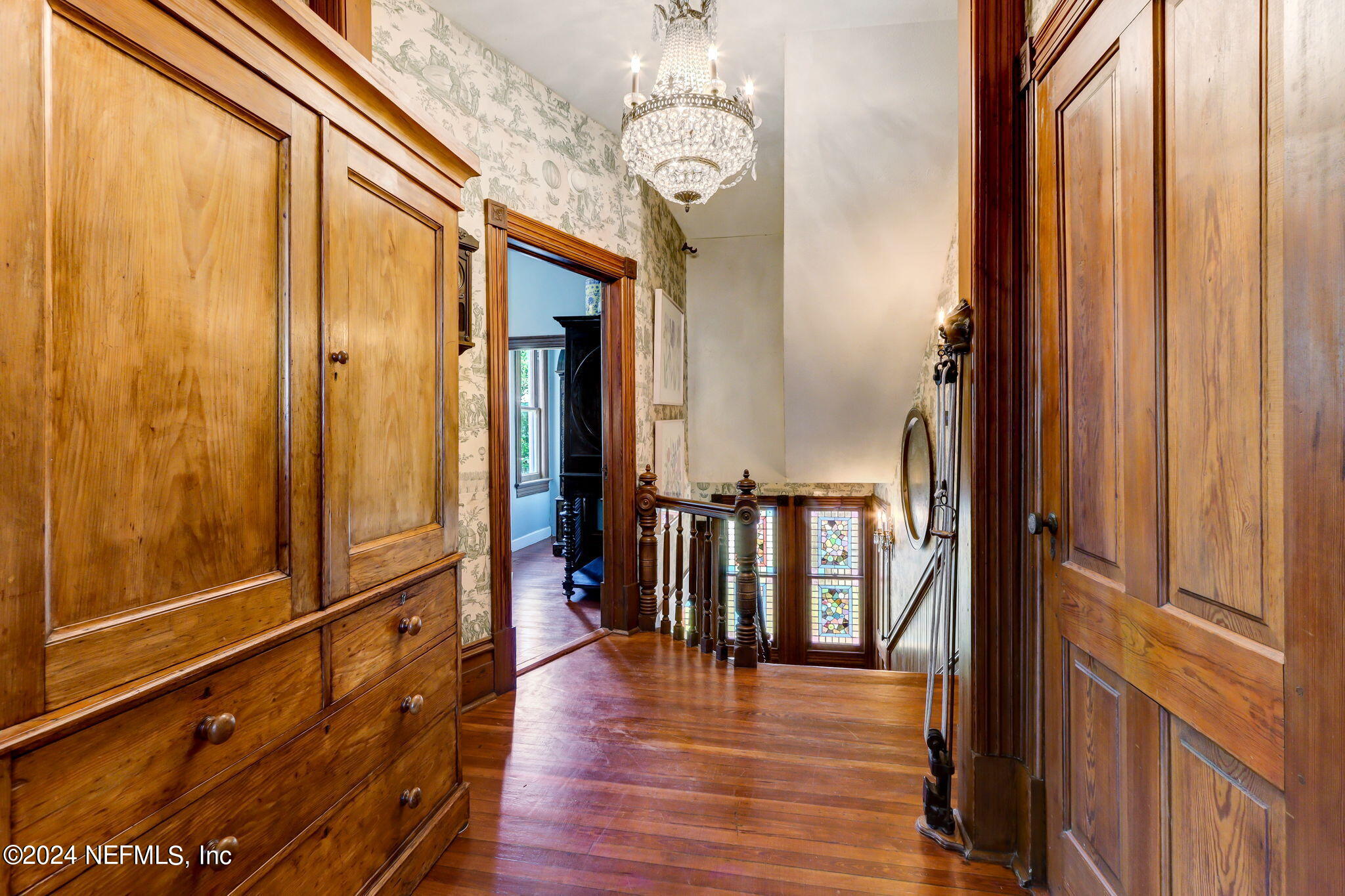 214 S 7TH Street