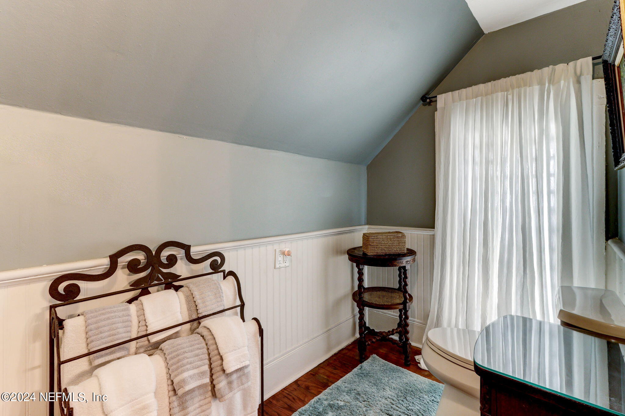 214 S 7TH Street