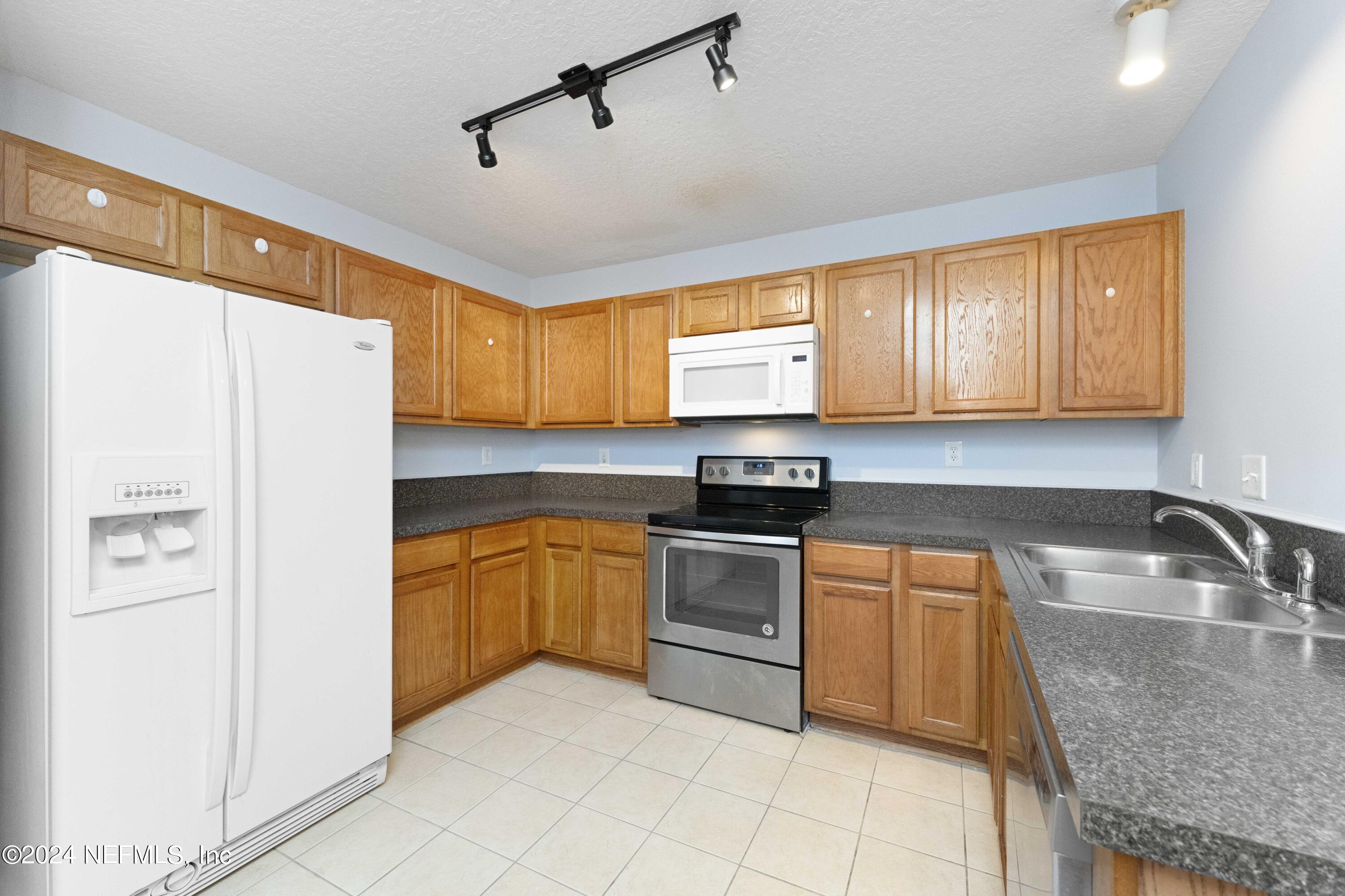 7920 MERRILL Road, 416