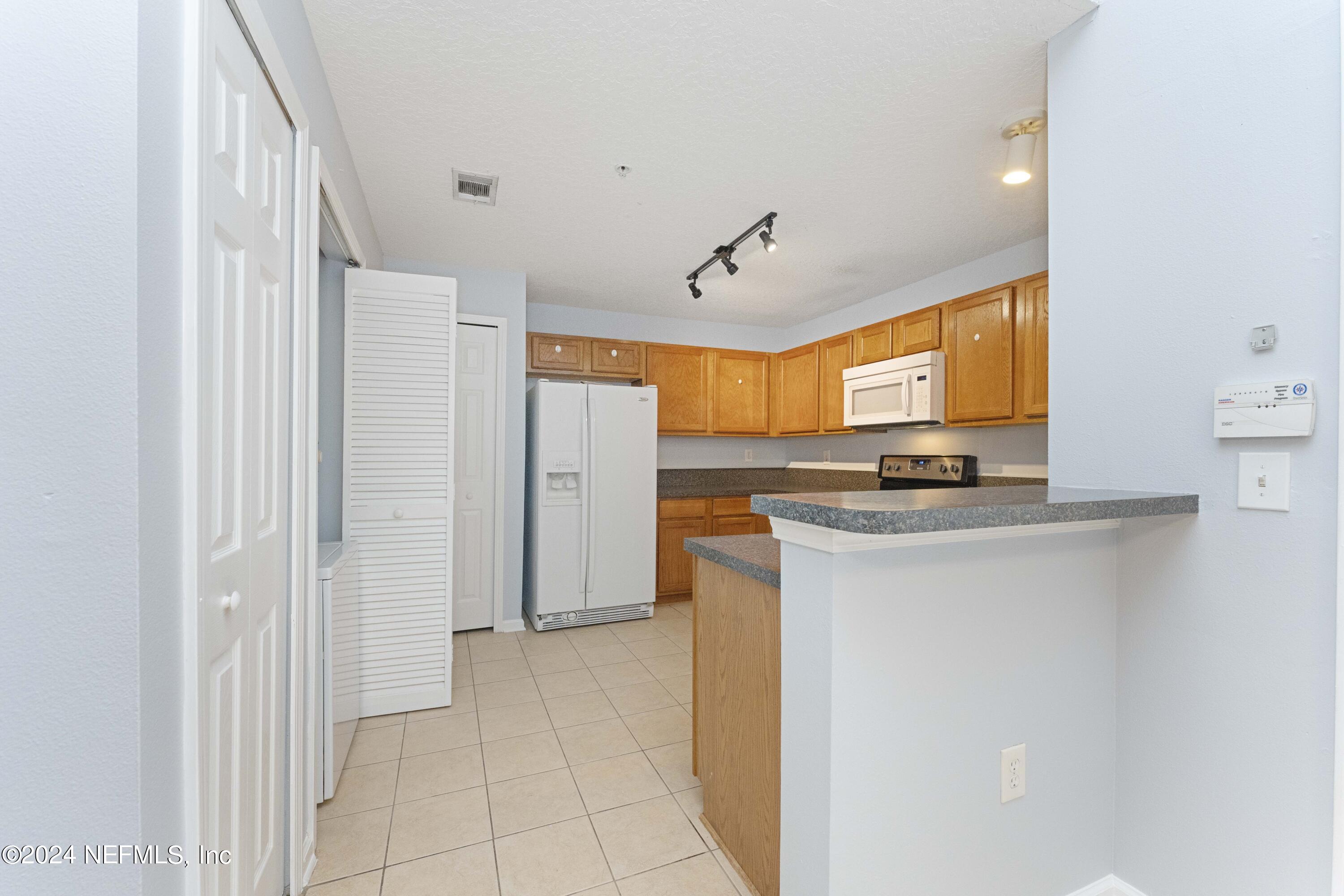 7920 MERRILL Road, 416