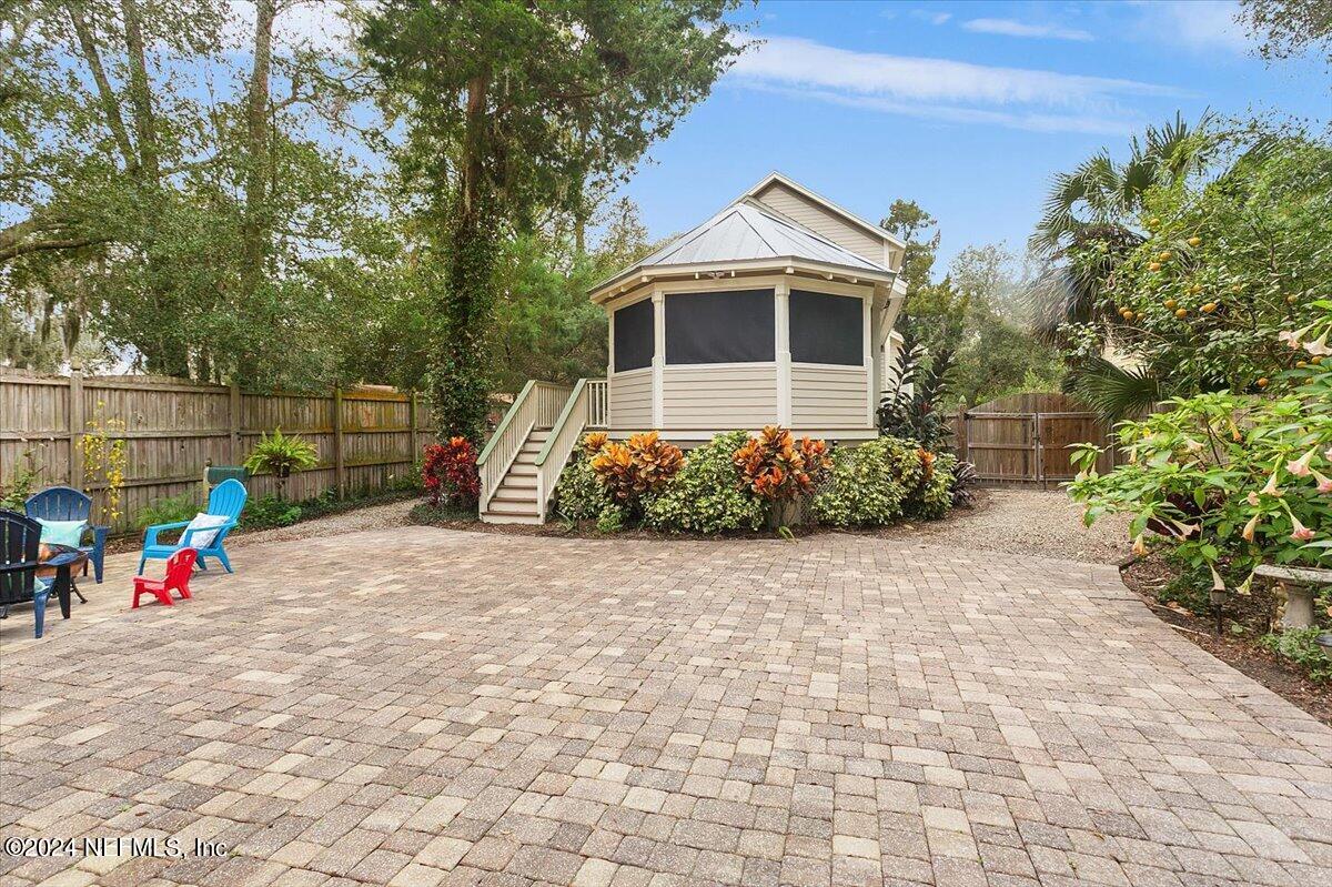 21 E CASANOVA Road