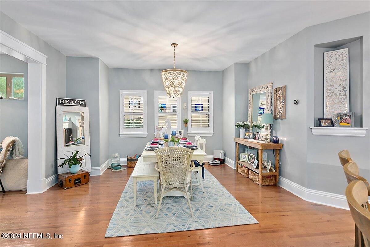21 E CASANOVA Road