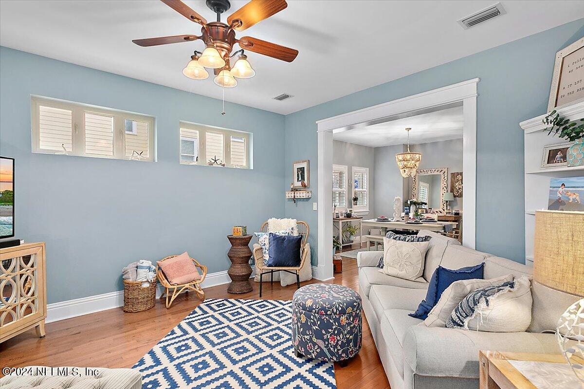 21 E CASANOVA Road