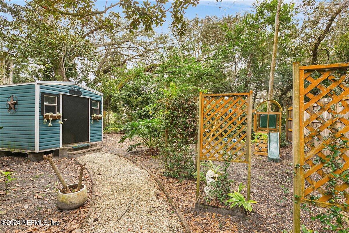 21 E CASANOVA Road