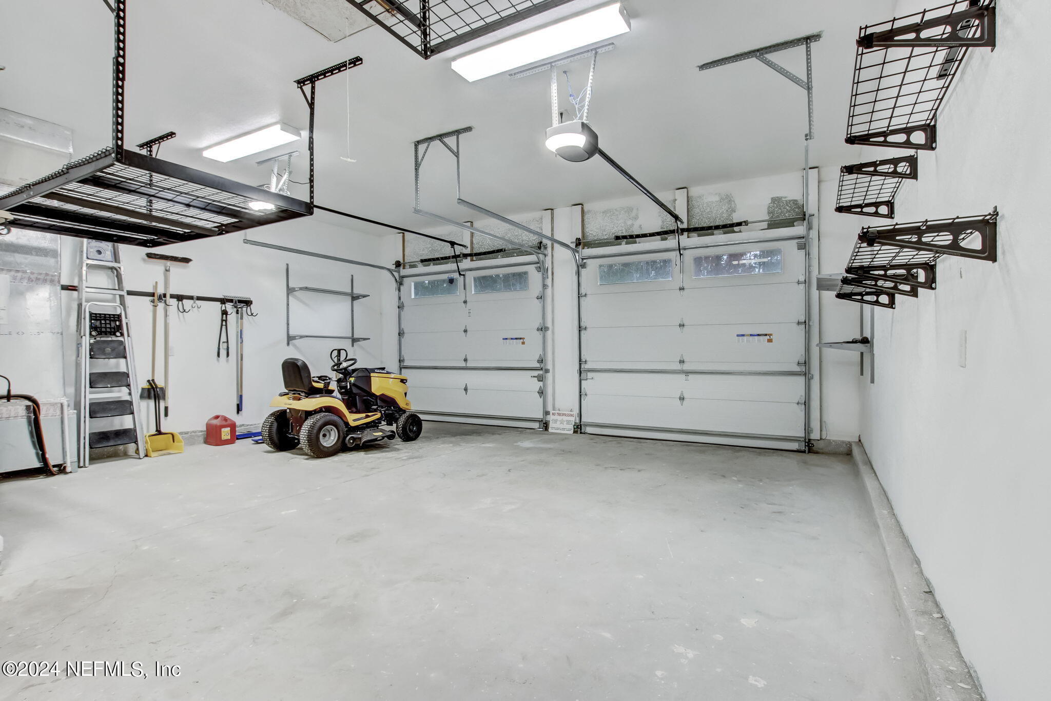 574 W RIVER Road