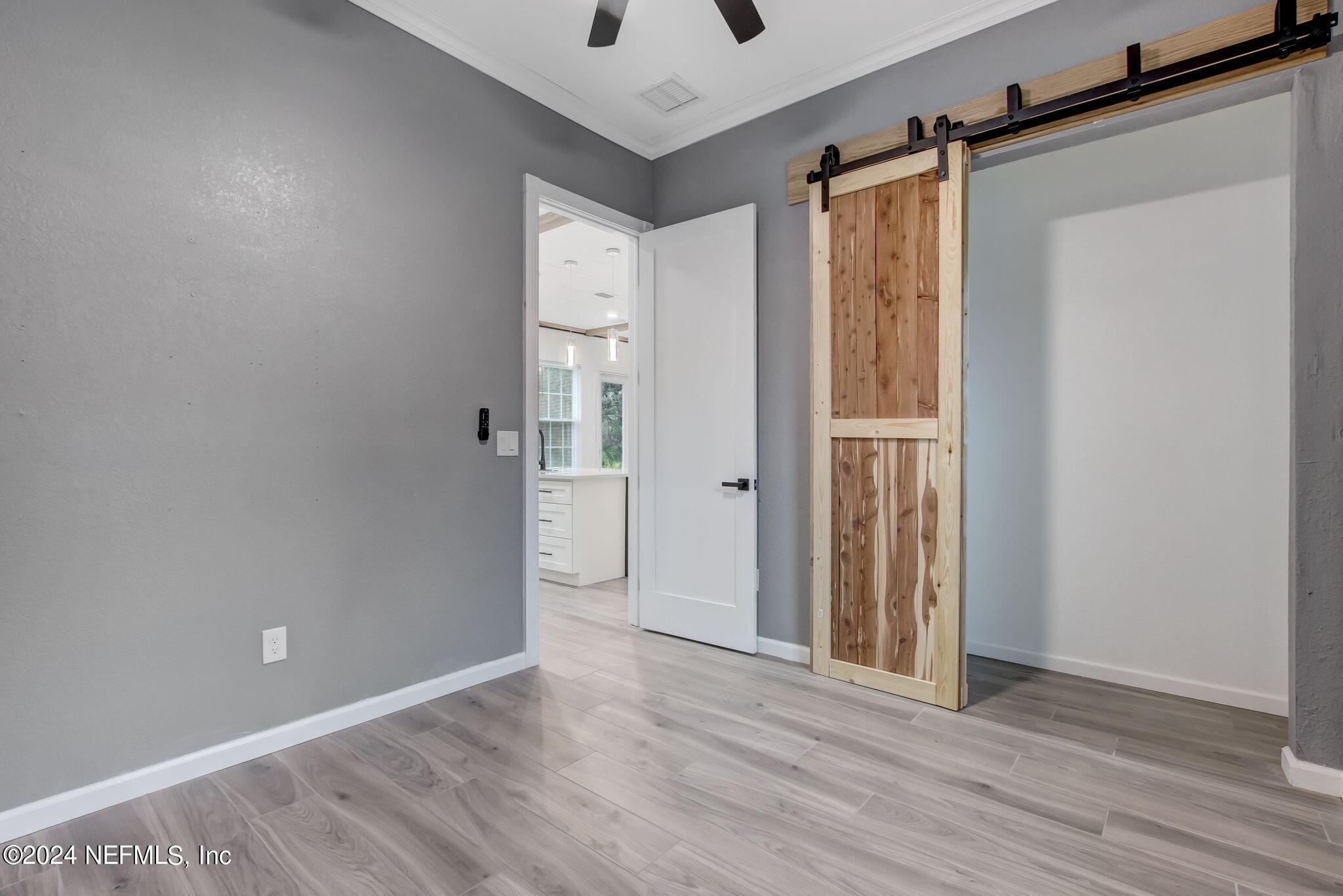 574 W RIVER Road