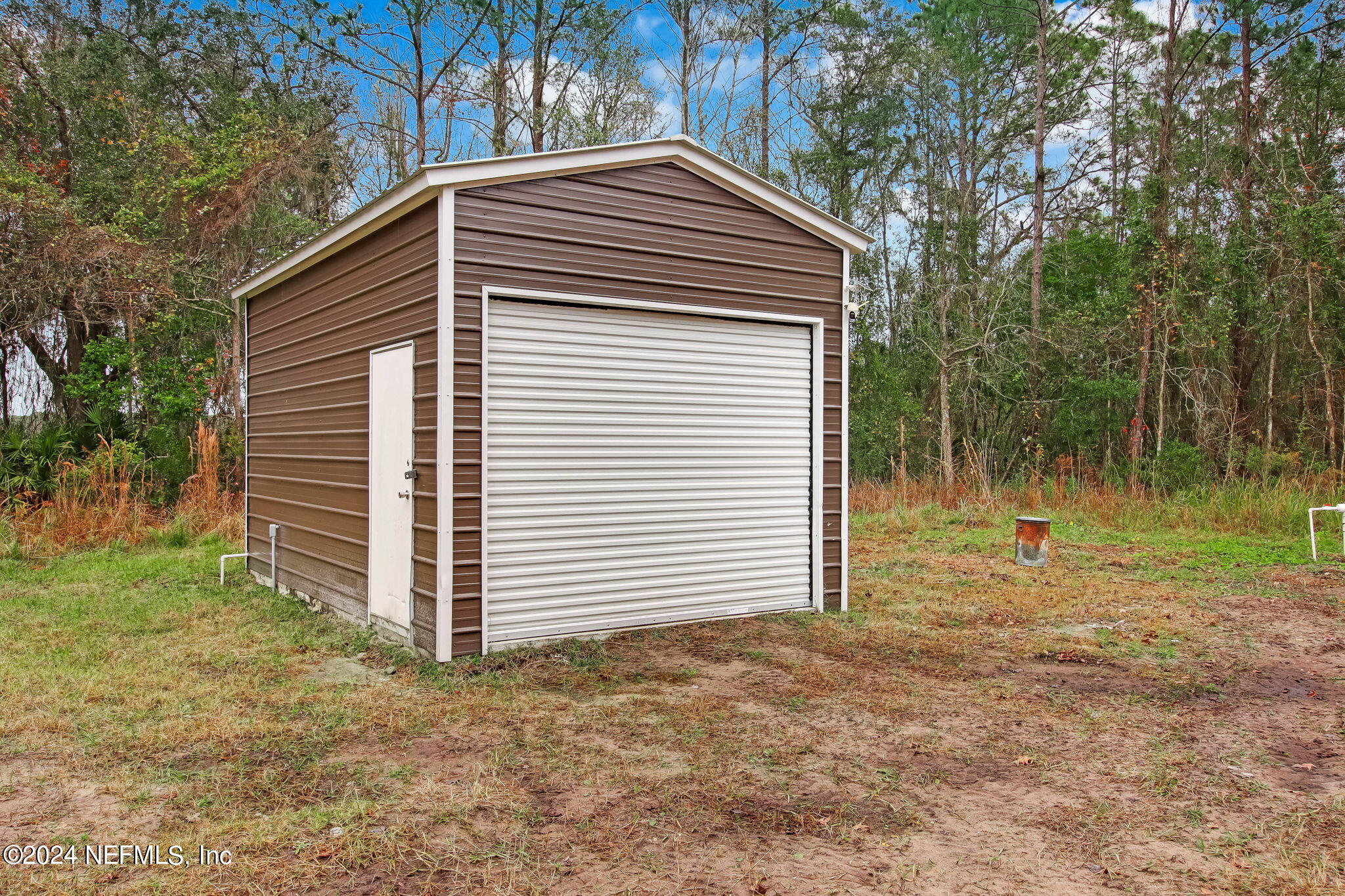 574 W RIVER Road