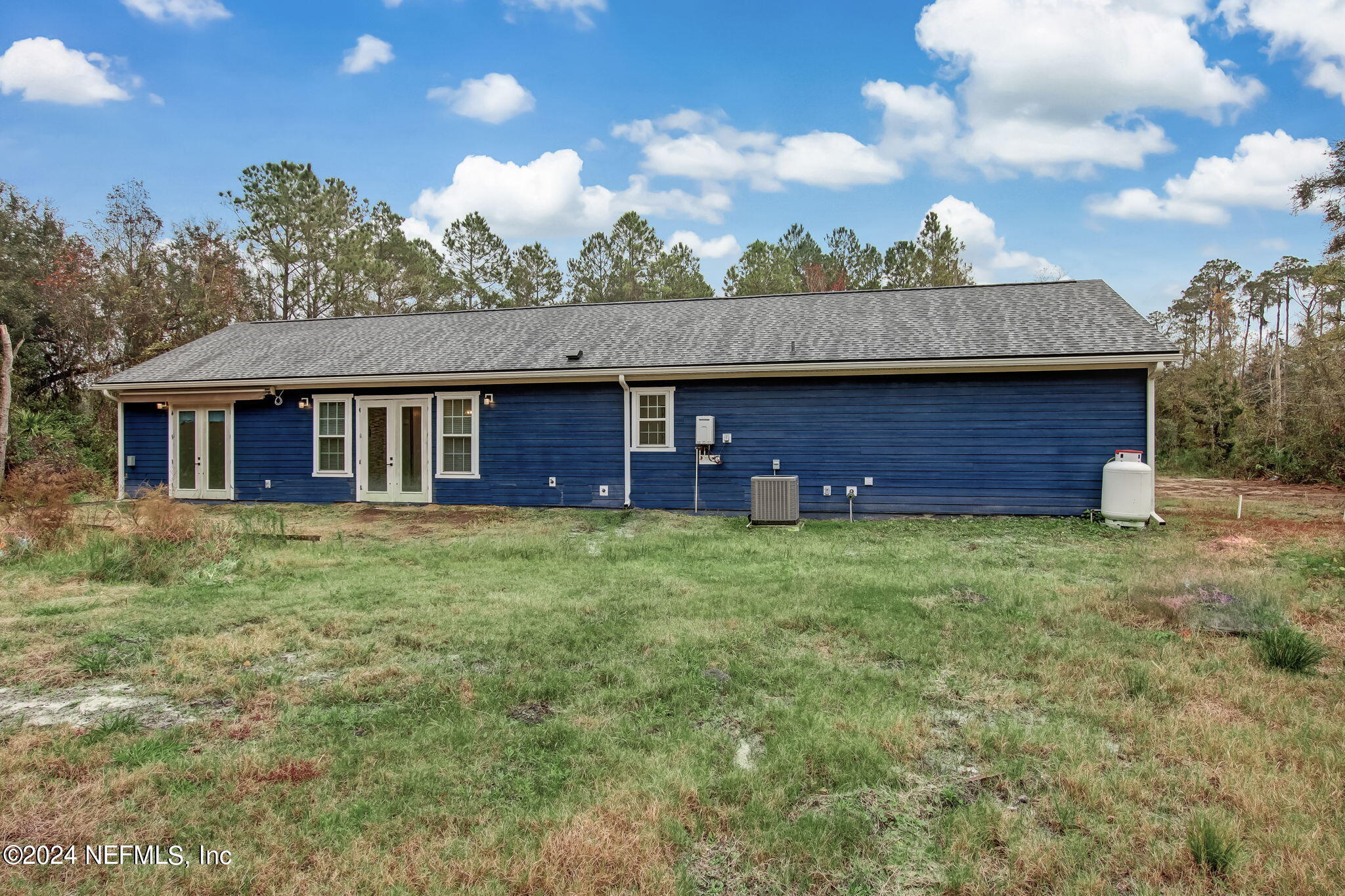 574 W RIVER Road