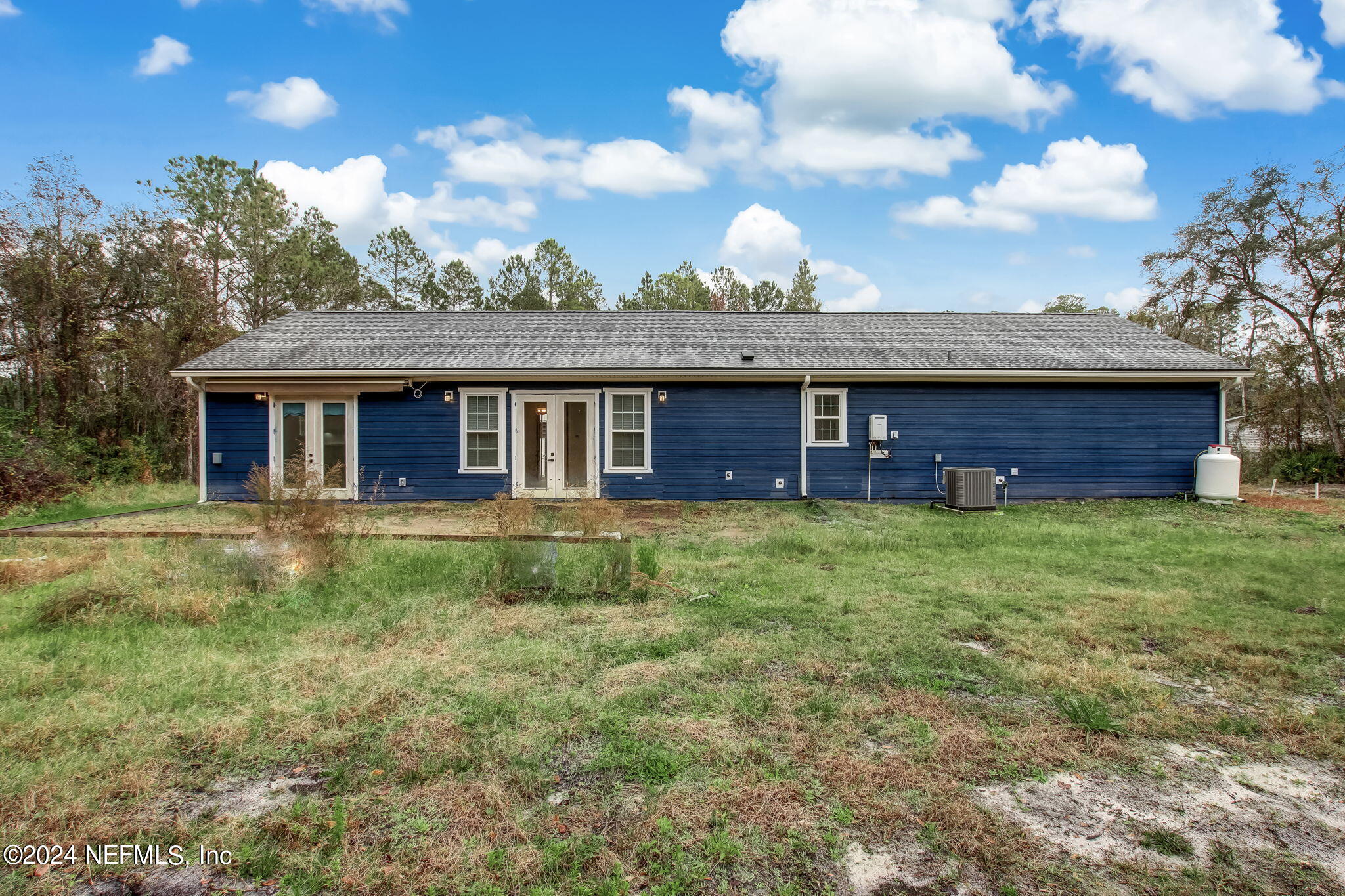 574 W RIVER Road