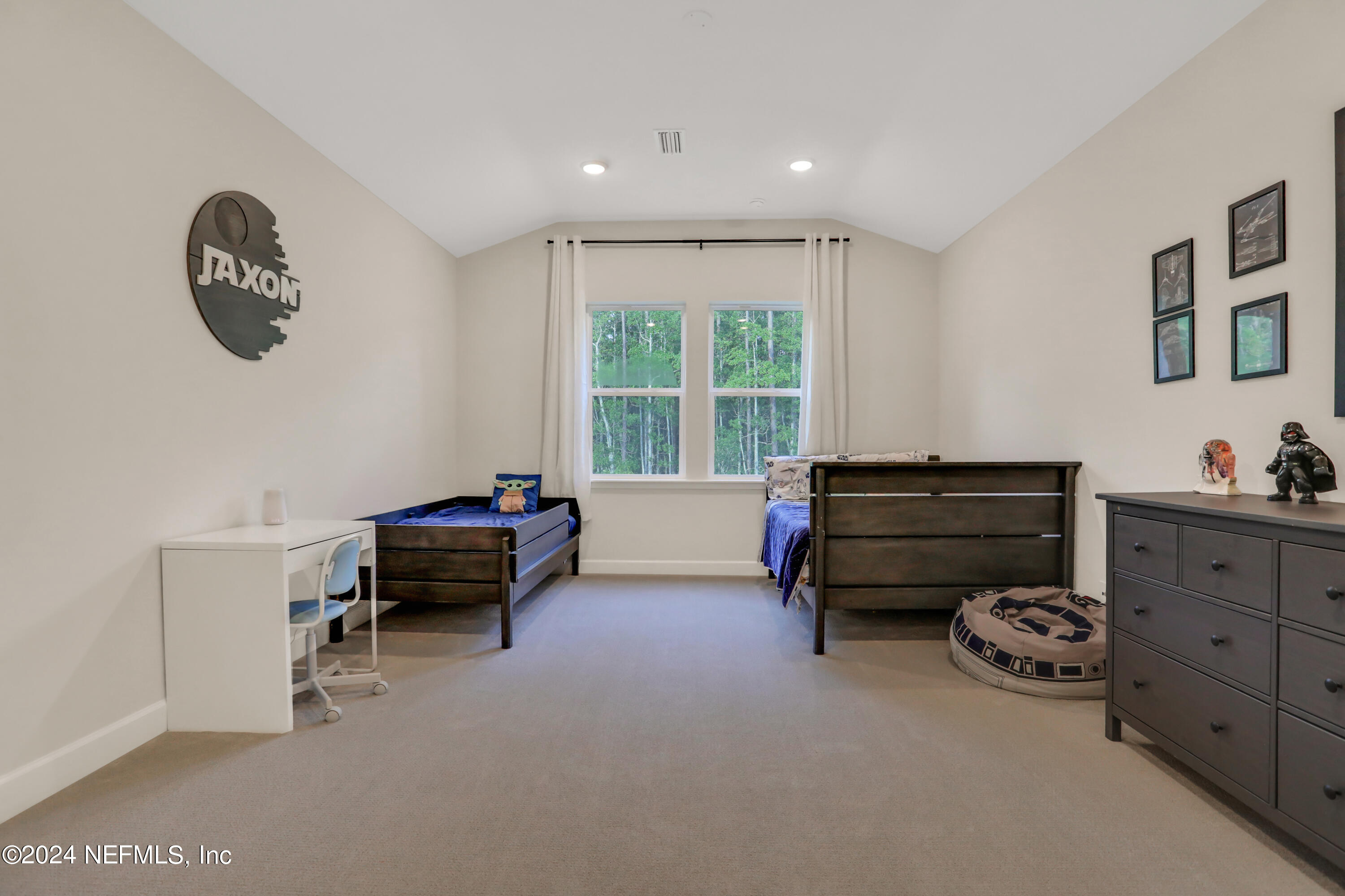 279 PALM CREST Drive
