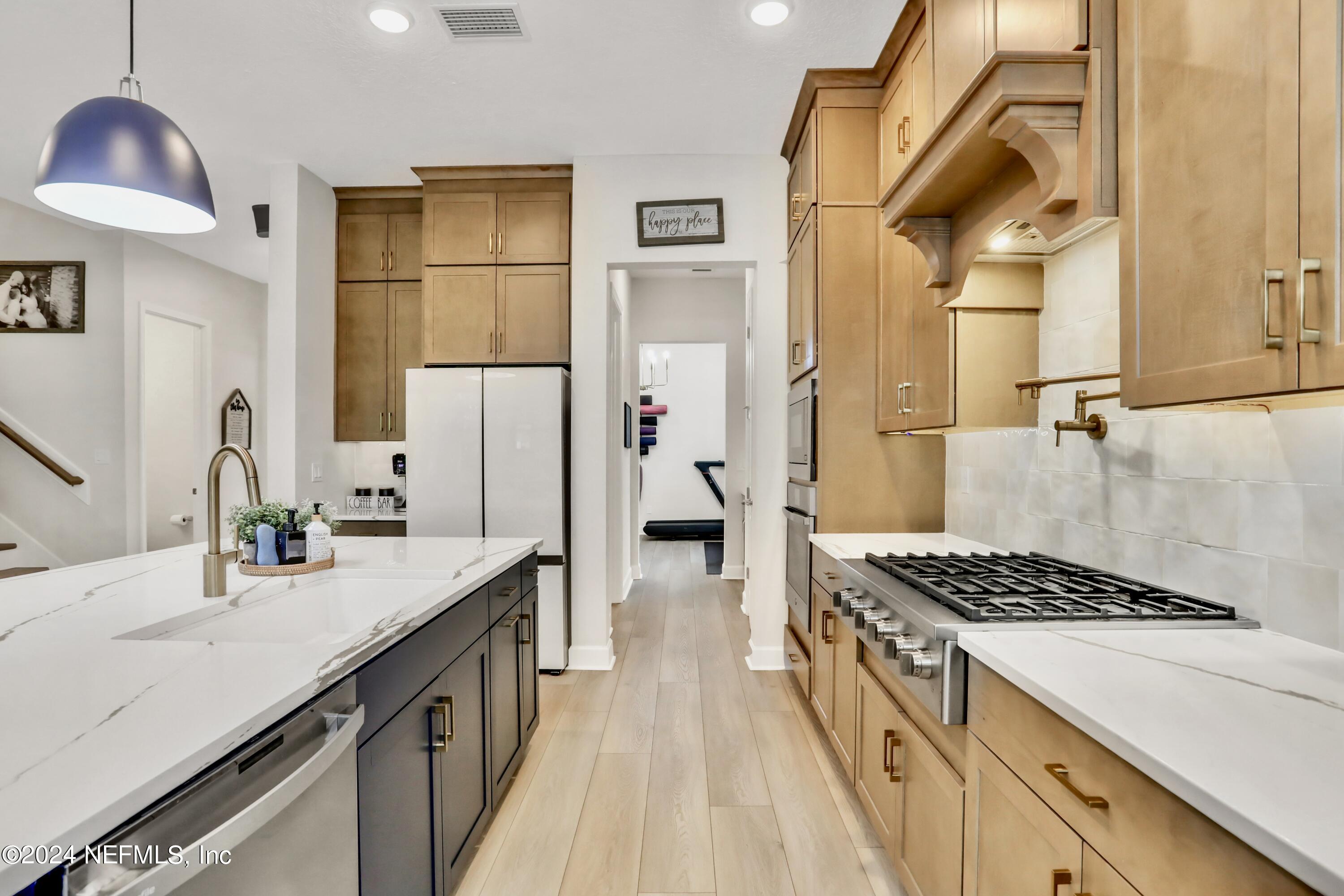 279 PALM CREST Drive