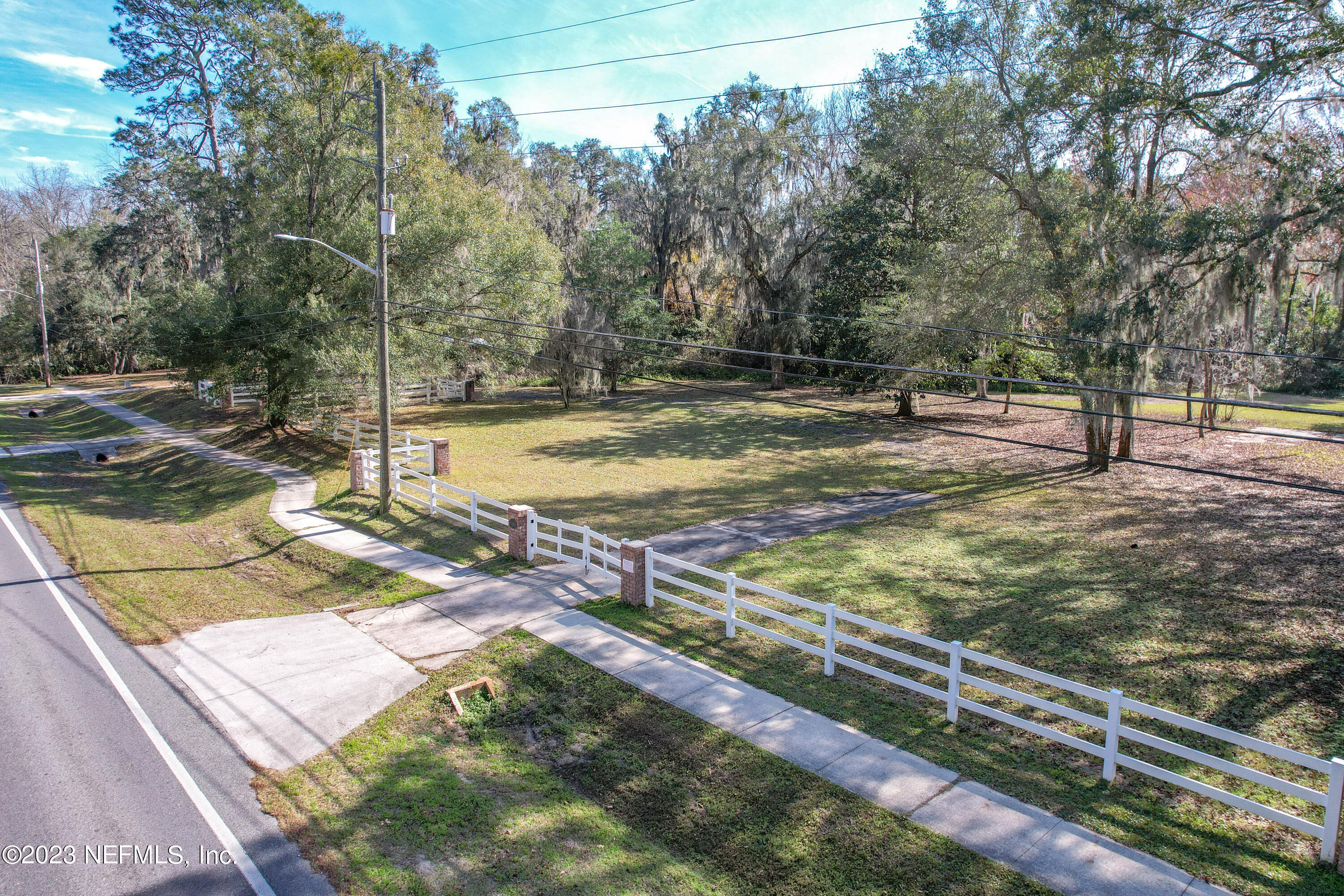 1318 FRUIT COVE Road N