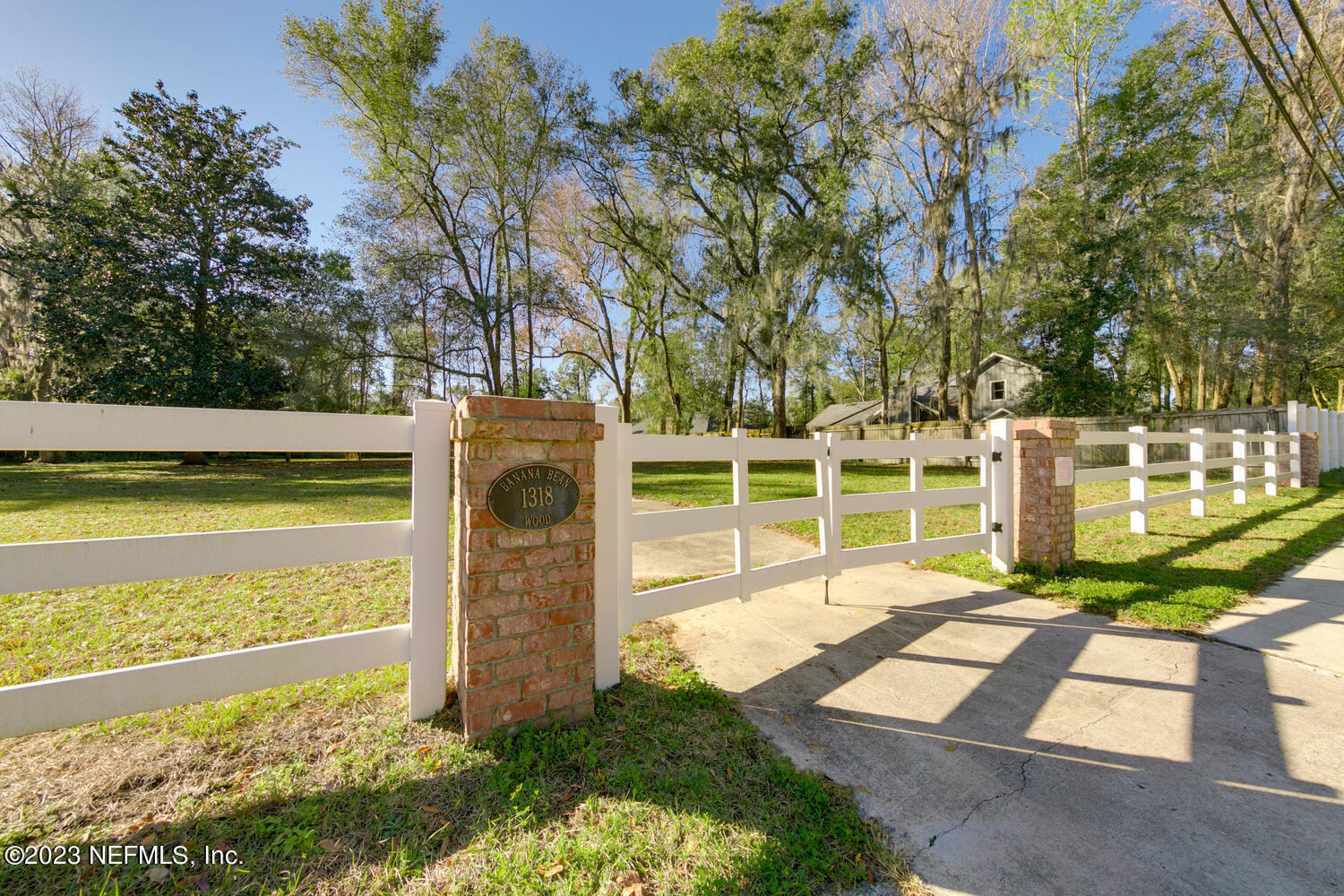 1318 FRUIT COVE Road N