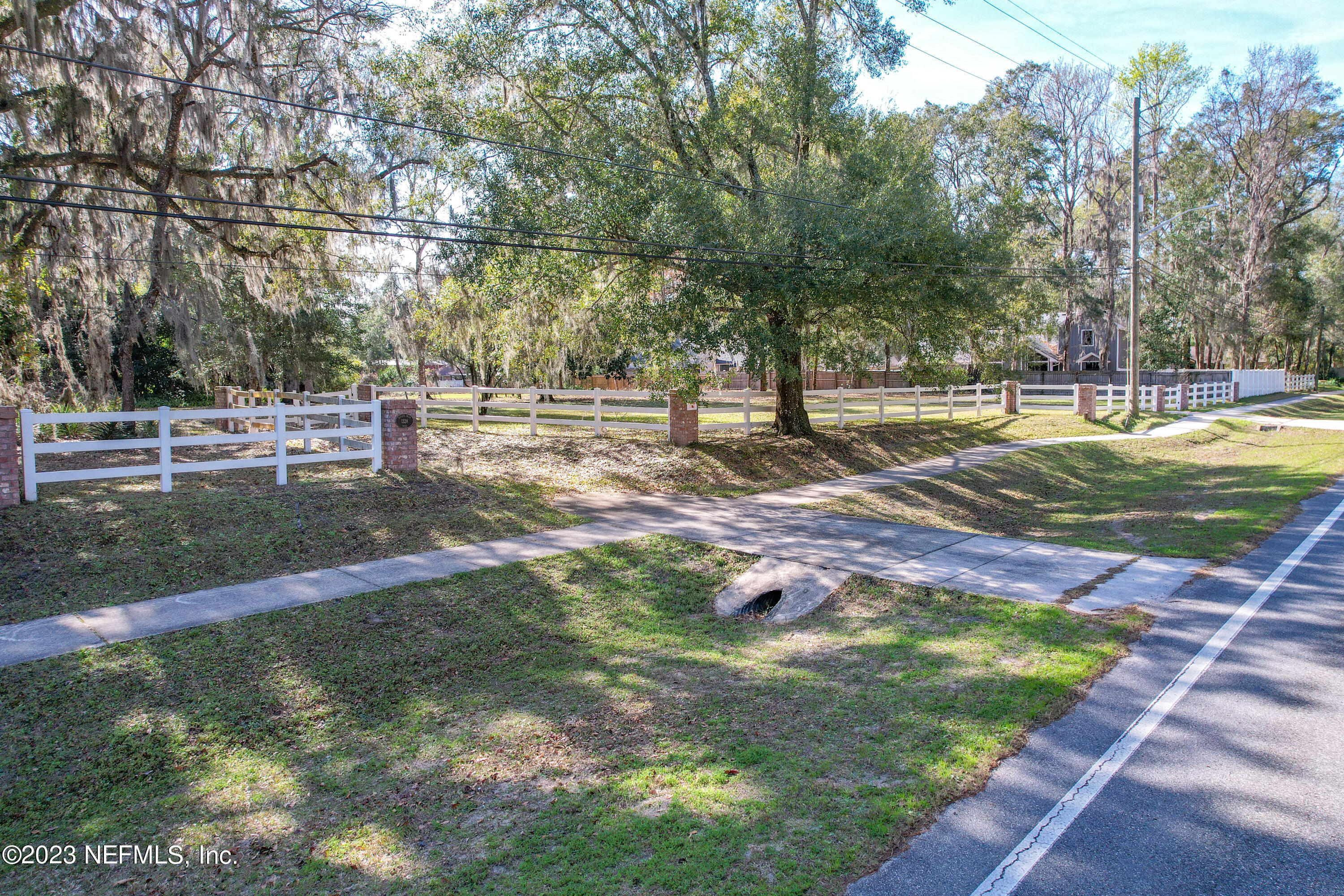 1318 FRUIT COVE Road N