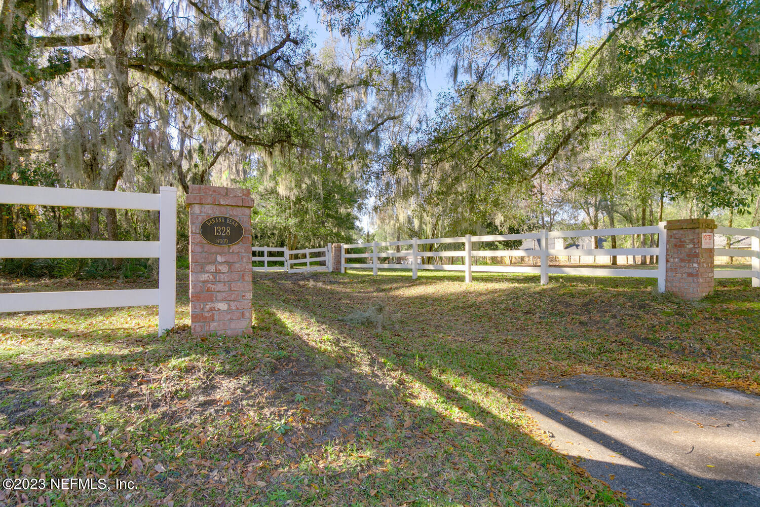 1318 FRUIT COVE Road N