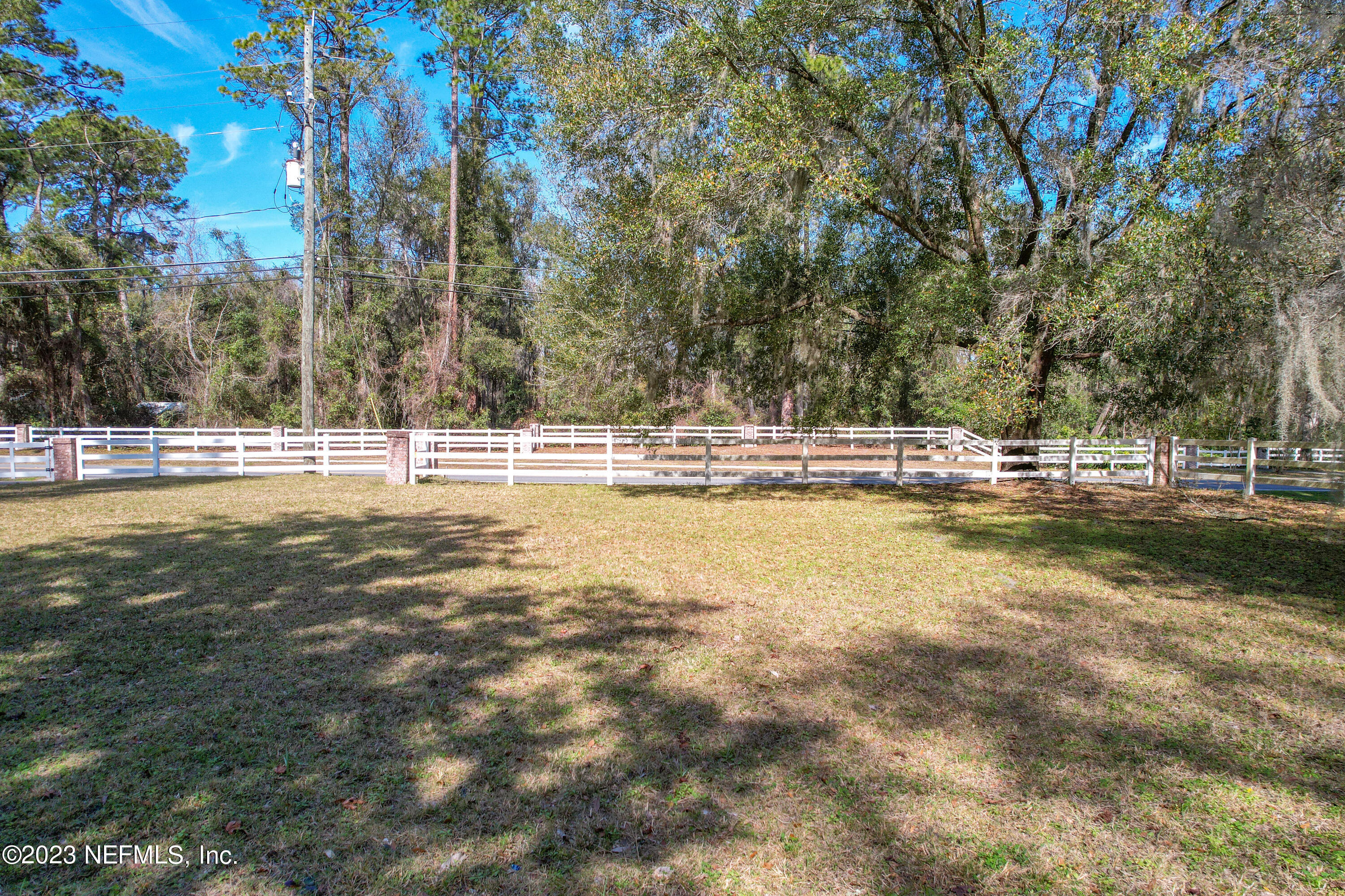 1318 FRUIT COVE Road N