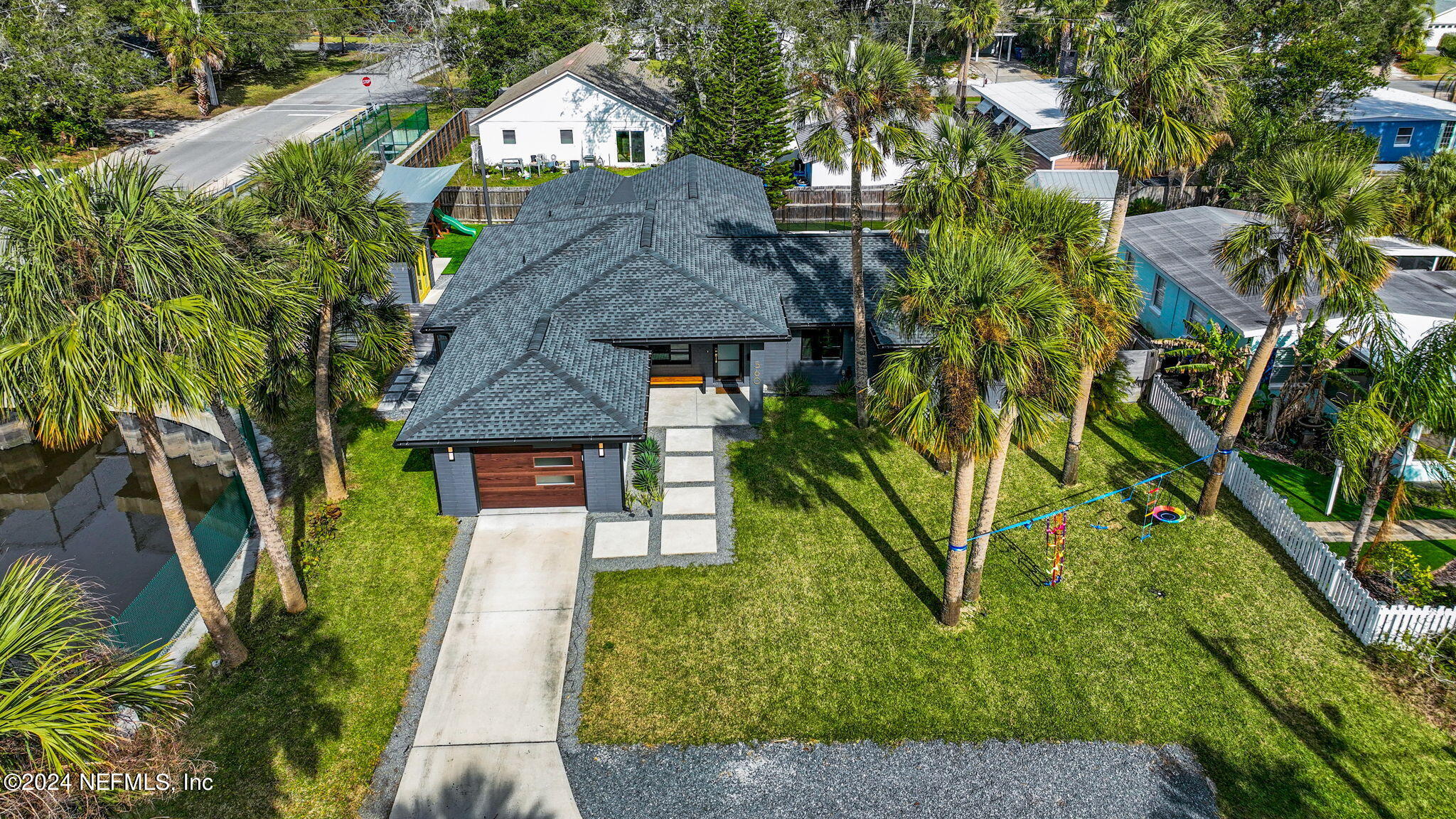 560 MYRA Street