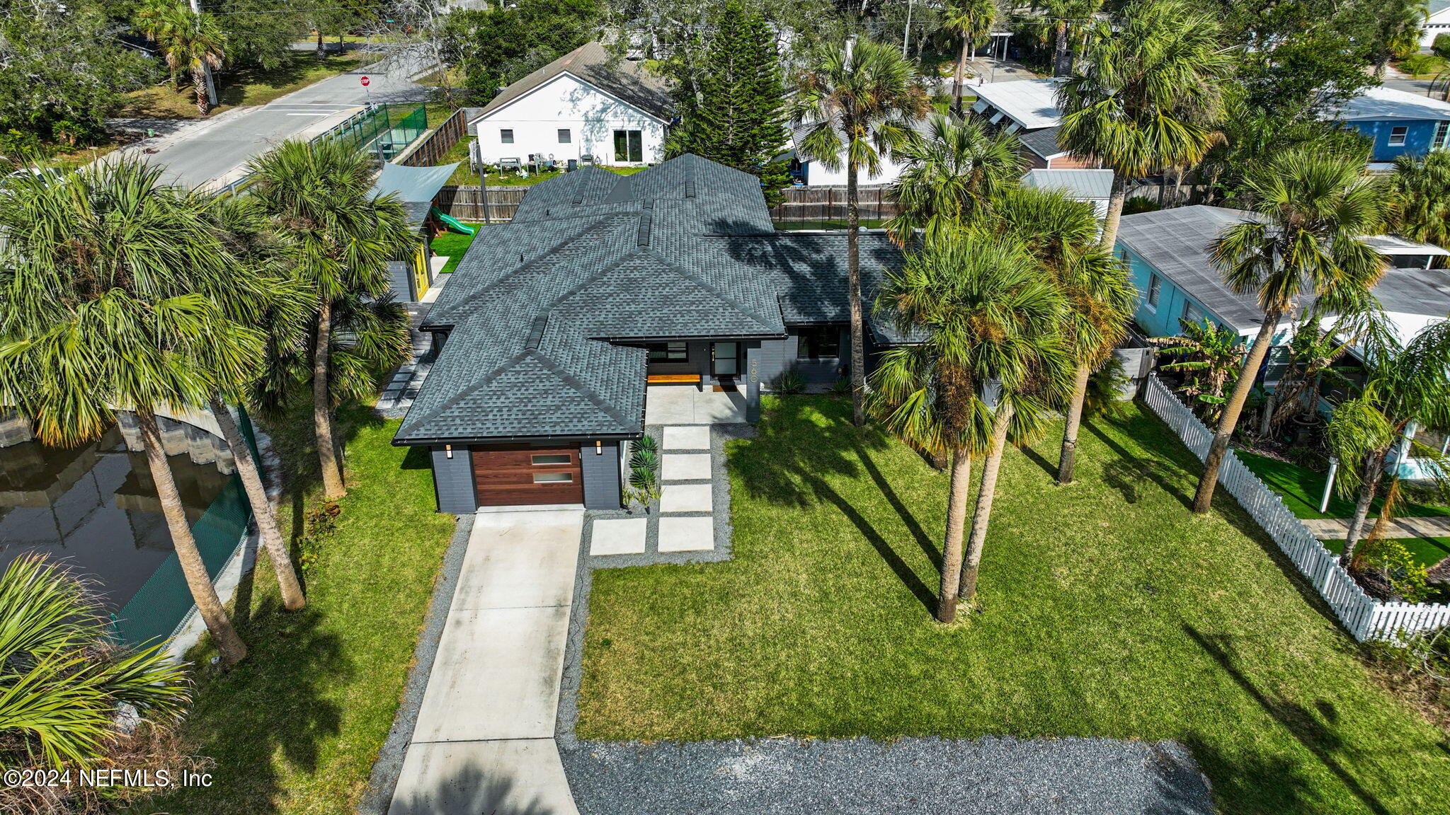 560 MYRA Street
