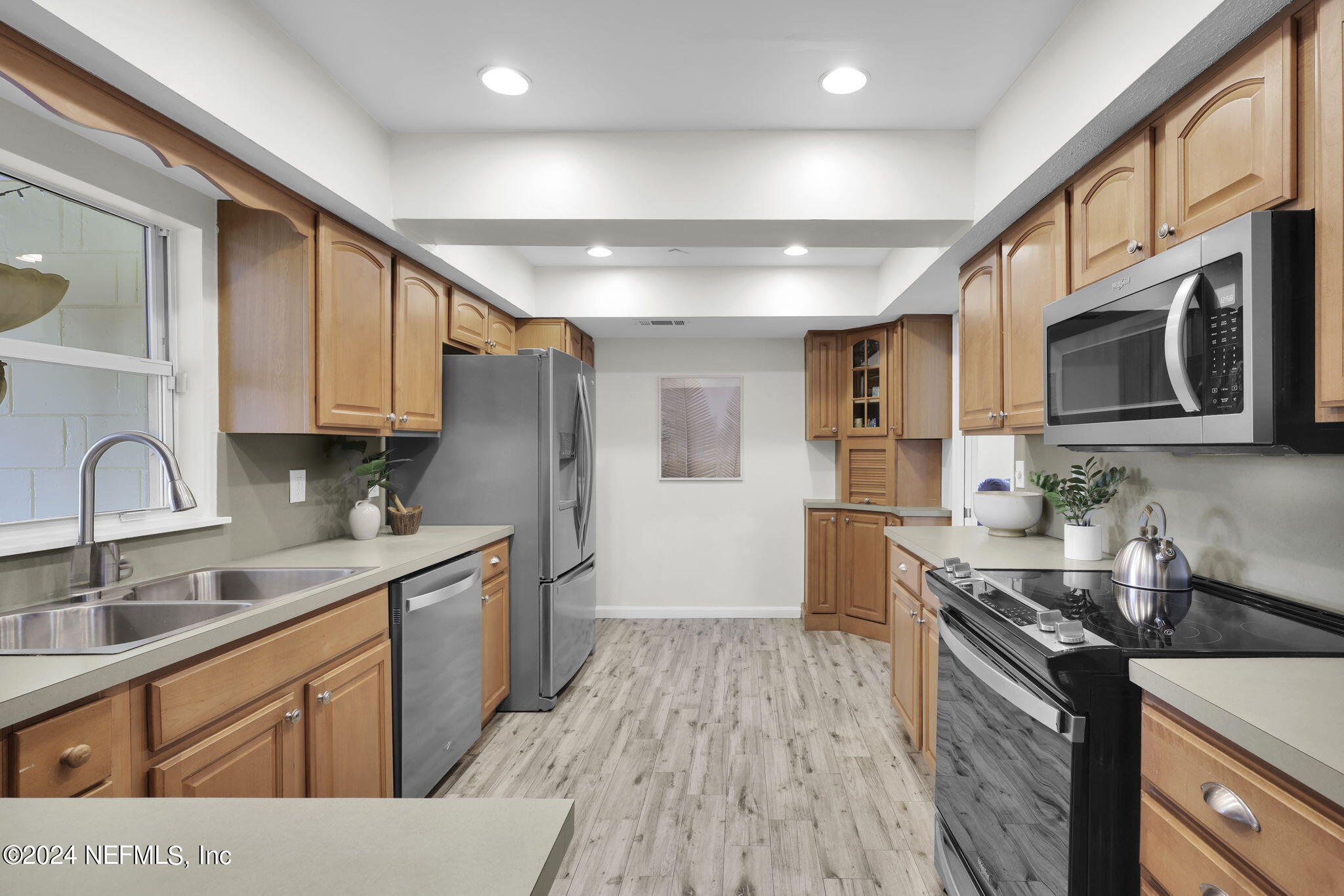 1718 SABLE PALM Lane