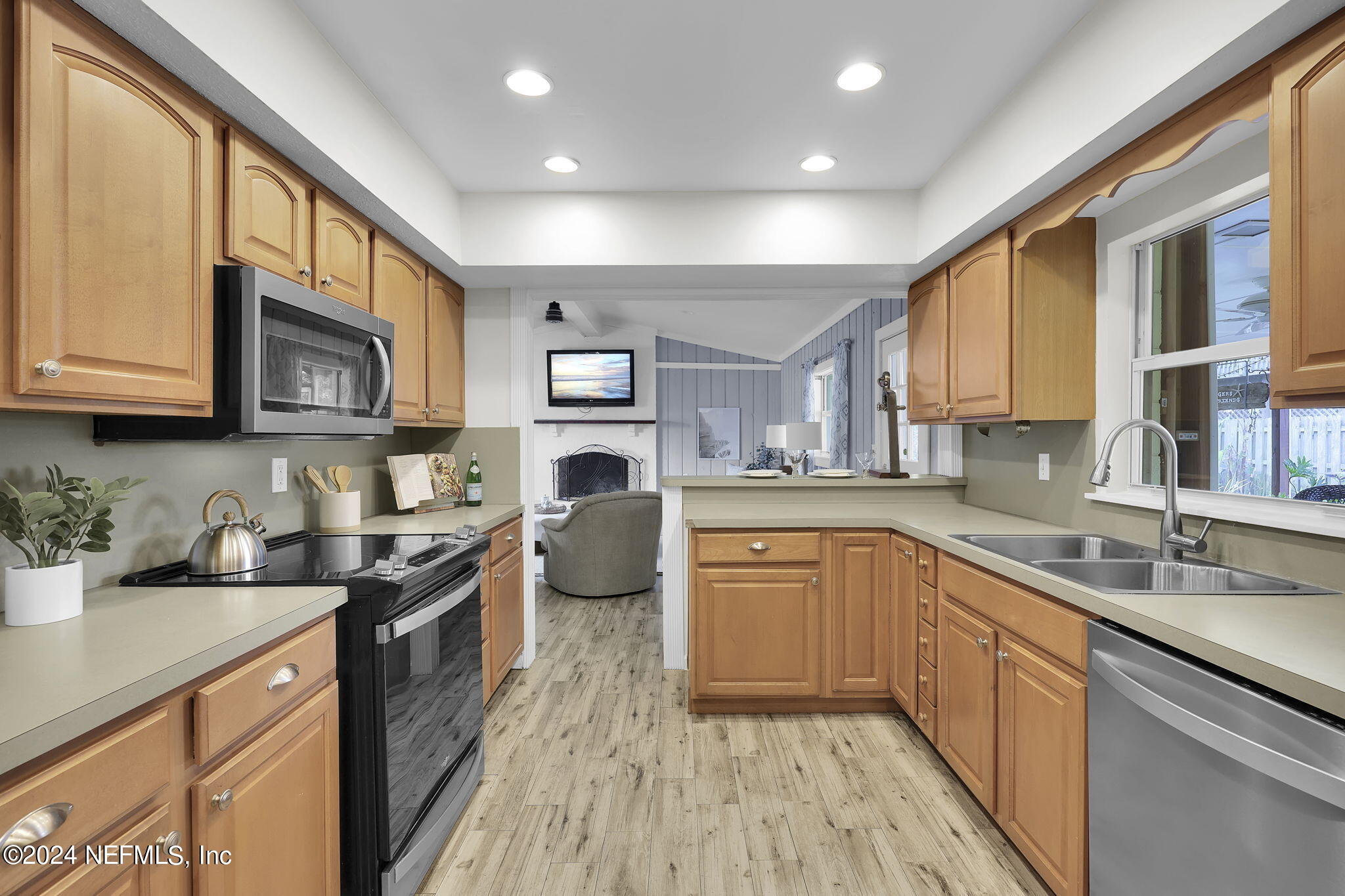 1718 SABLE PALM Lane