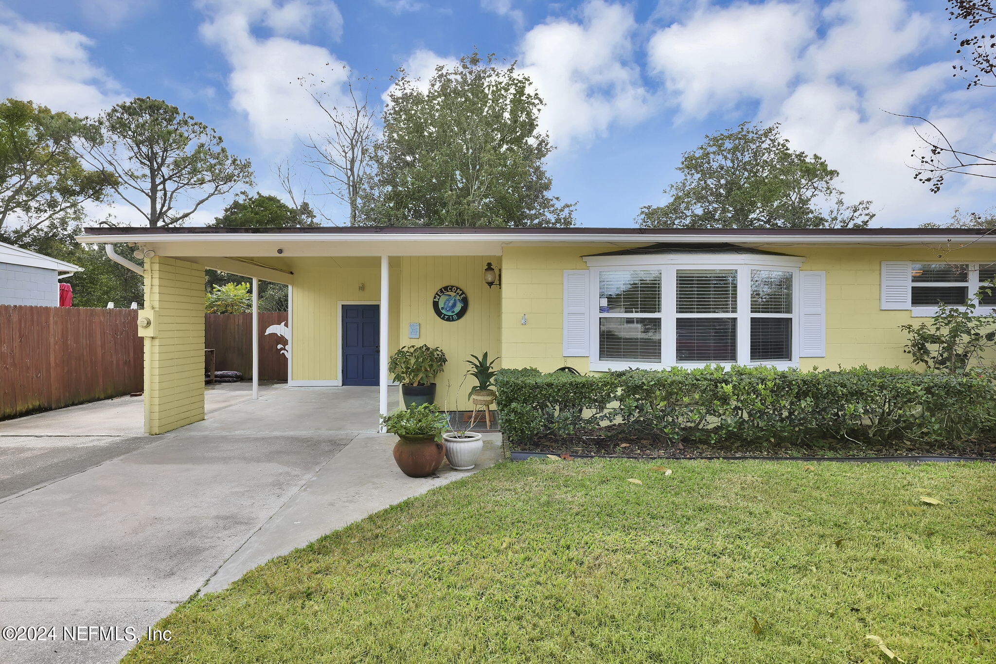 1718 SABLE PALM Lane