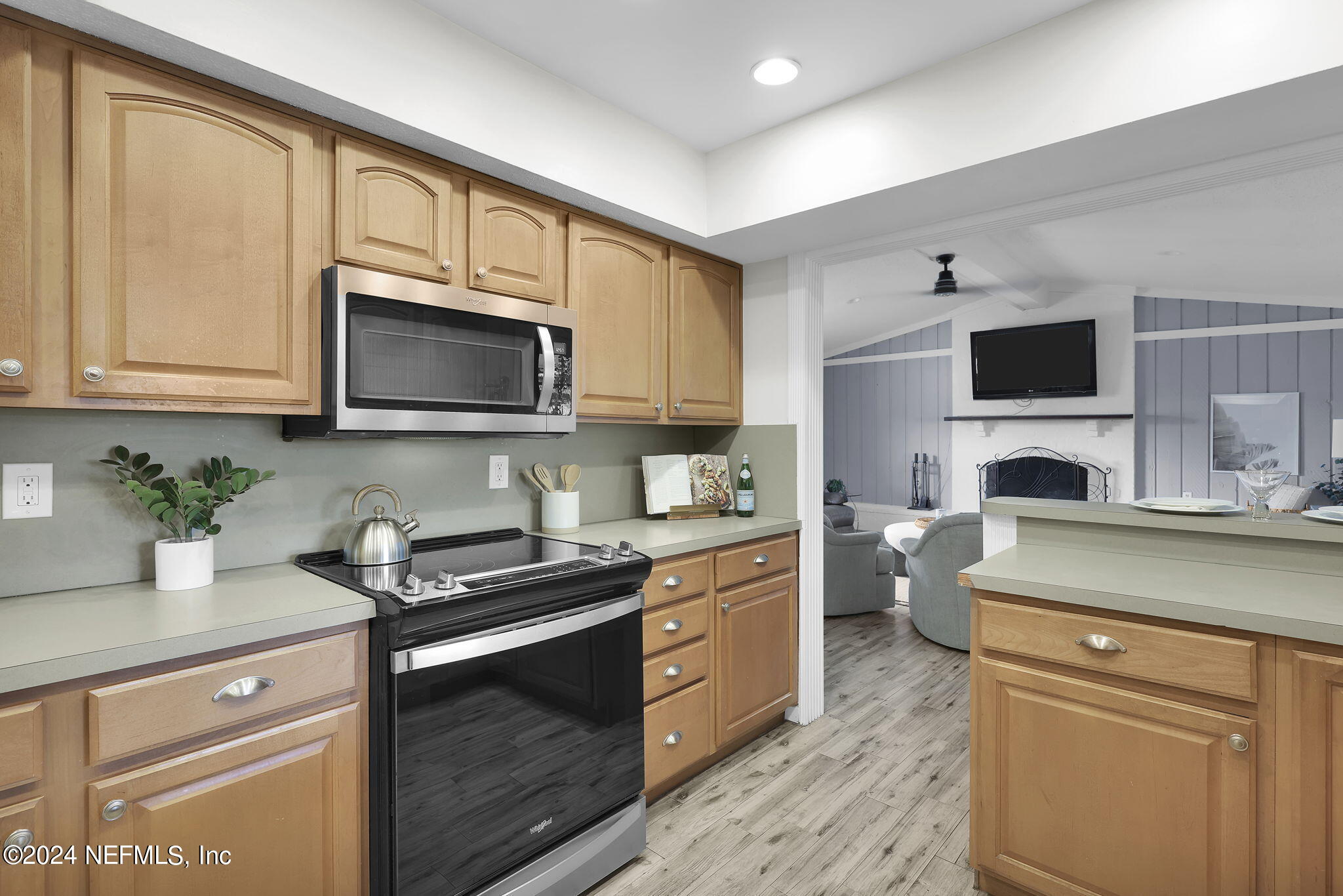 1718 SABLE PALM Lane