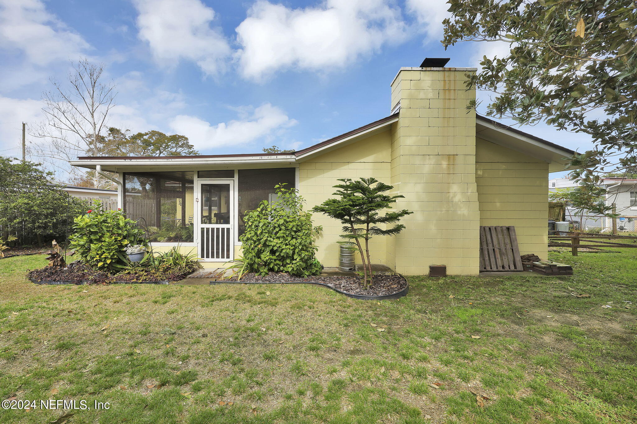 1718 SABLE PALM Lane