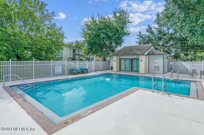 2101 CHALLENGER Court W, 2101