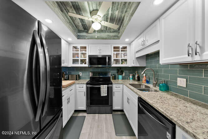 2101 CHALLENGER Court W, 2101