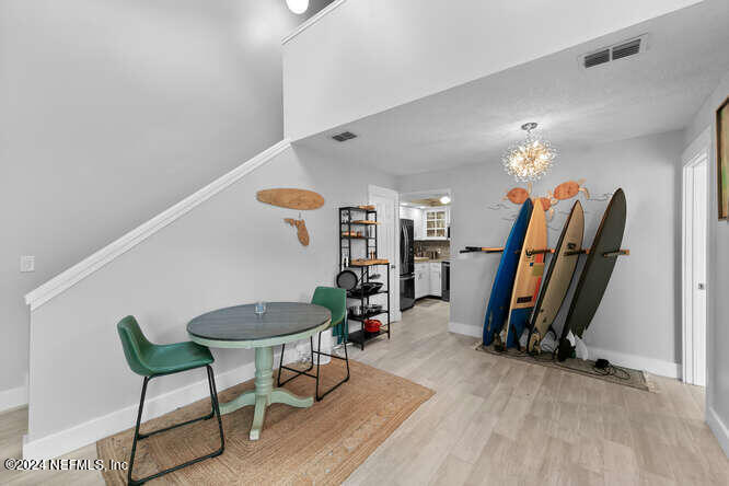 2101 CHALLENGER Court W, 2101