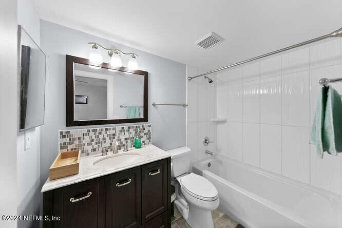 2101 CHALLENGER Court W, 2101