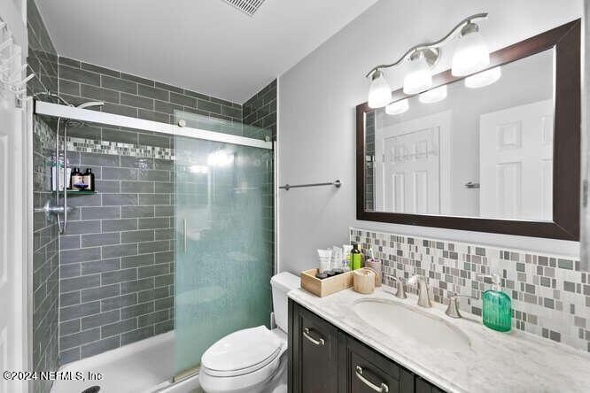 2101 CHALLENGER Court W, 2101