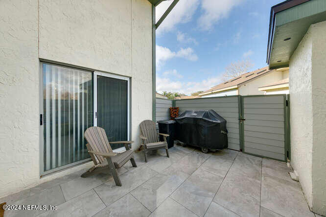 2101 CHALLENGER Court W, 2101