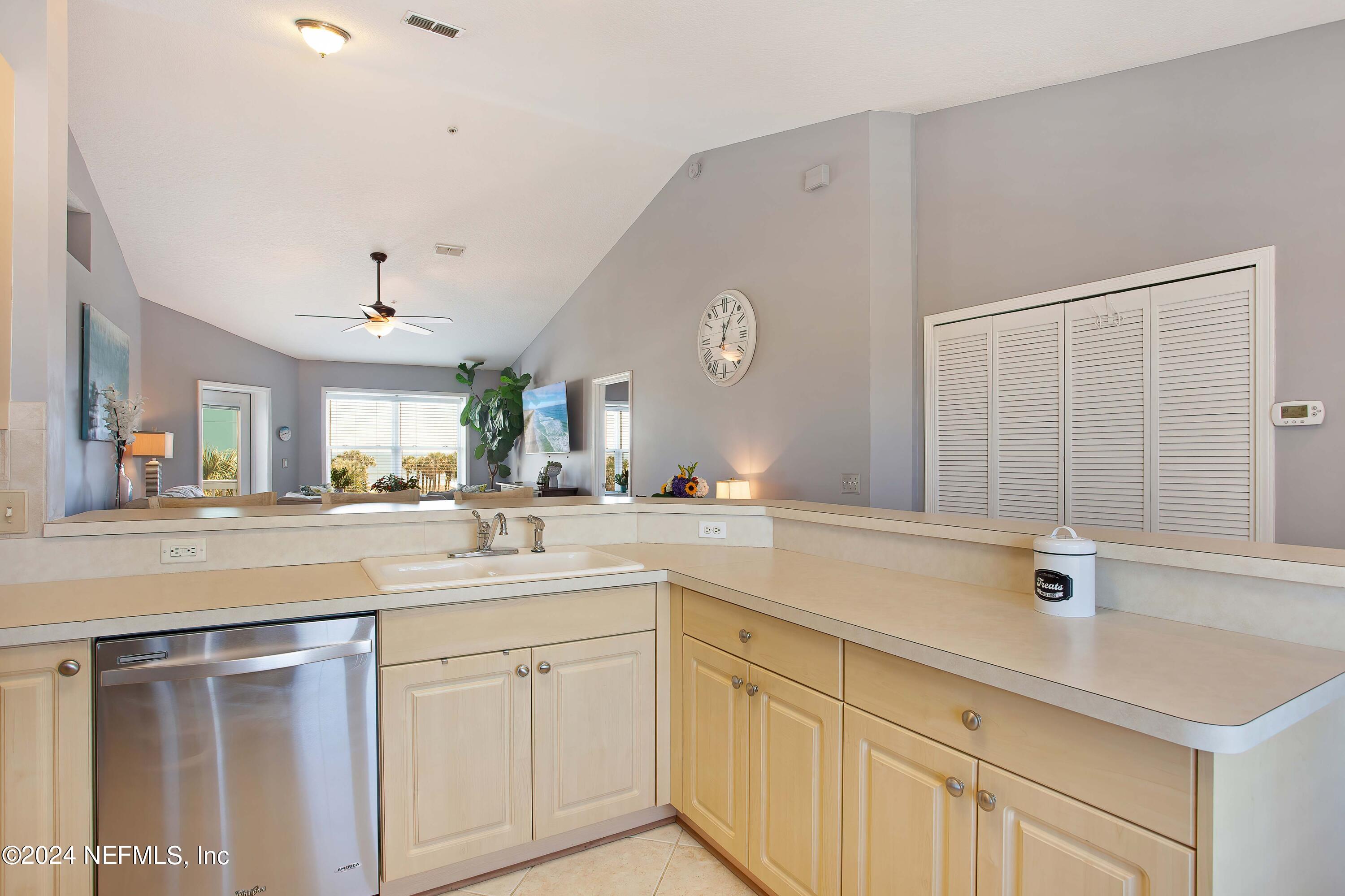 1412 N 1ST Street N, 303