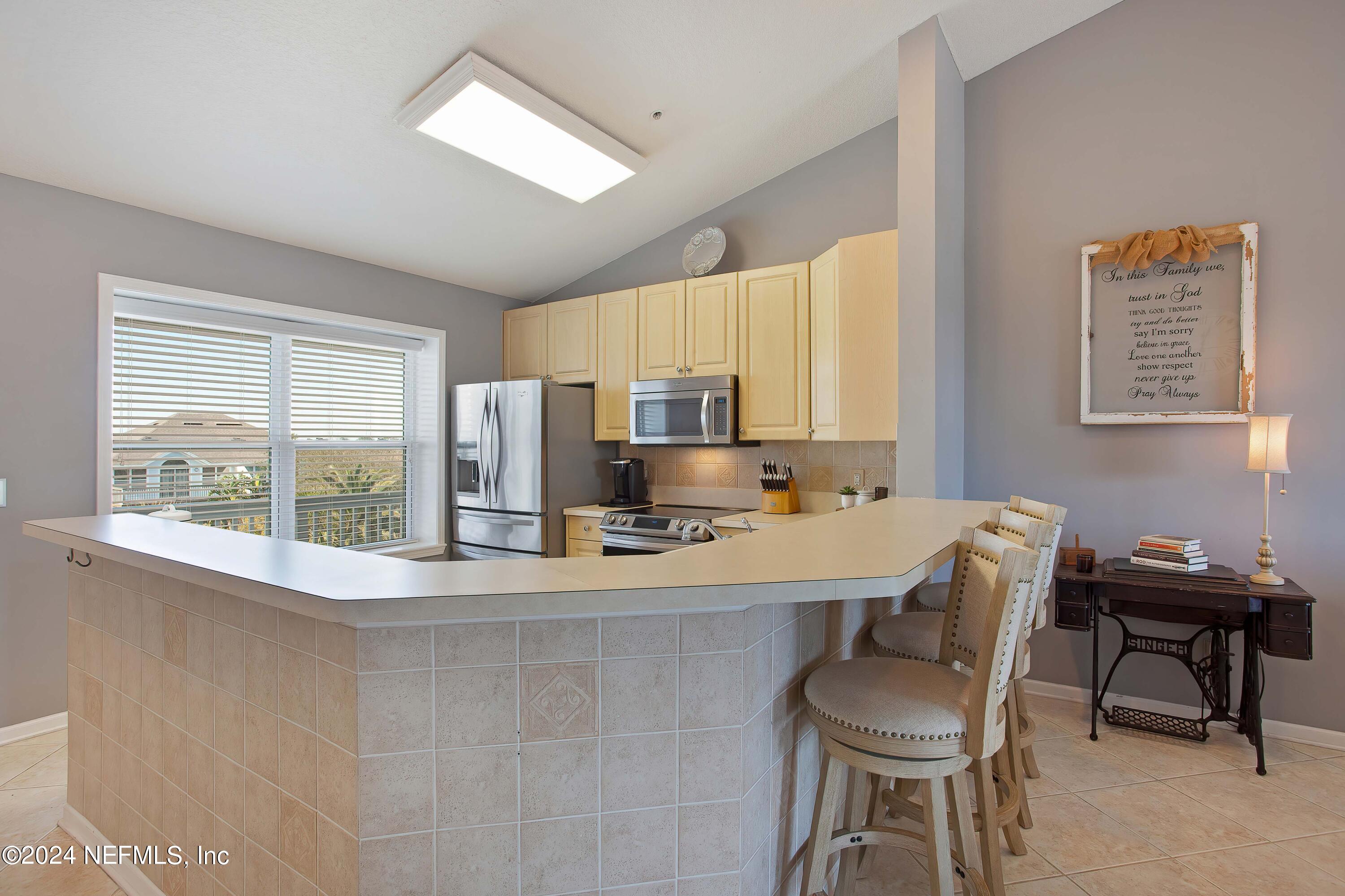 1412 N 1ST Street N, 303