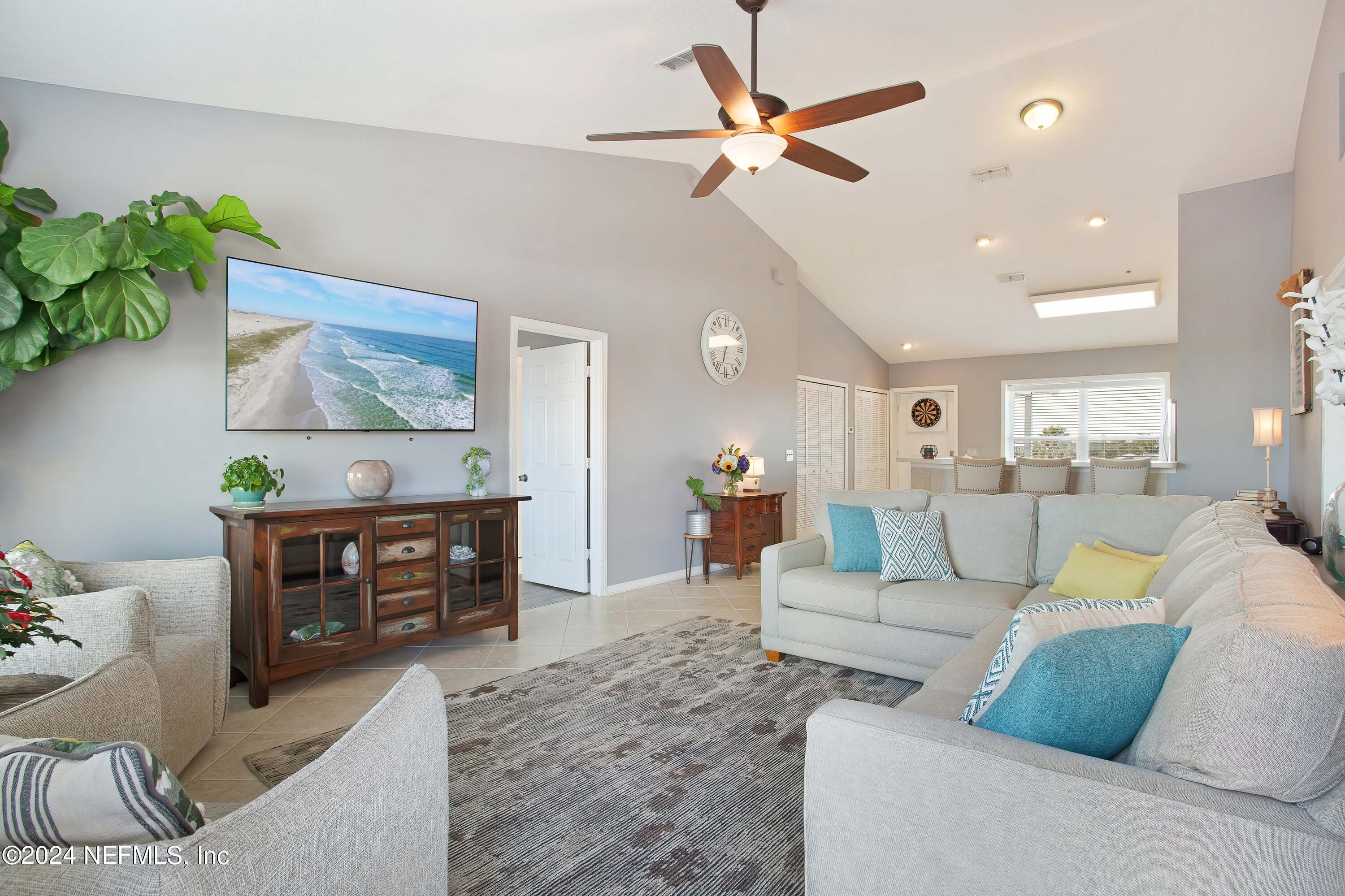 1412 N 1ST Street N, 303