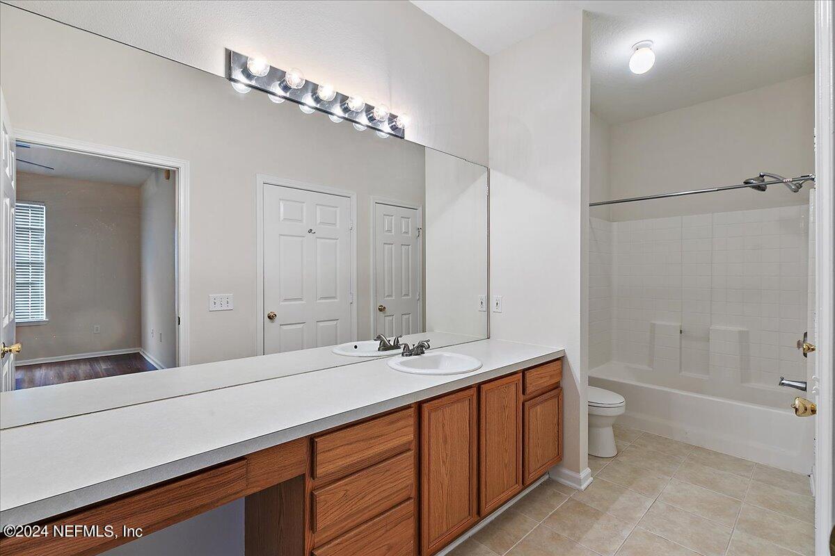 7990 BAYMEADOWS Road E, 1024