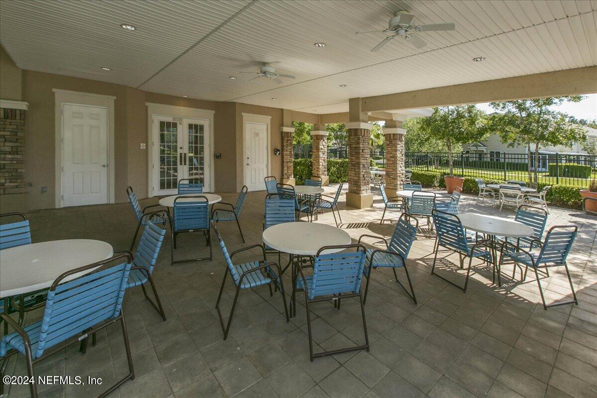 7990 BAYMEADOWS Road E, 1024