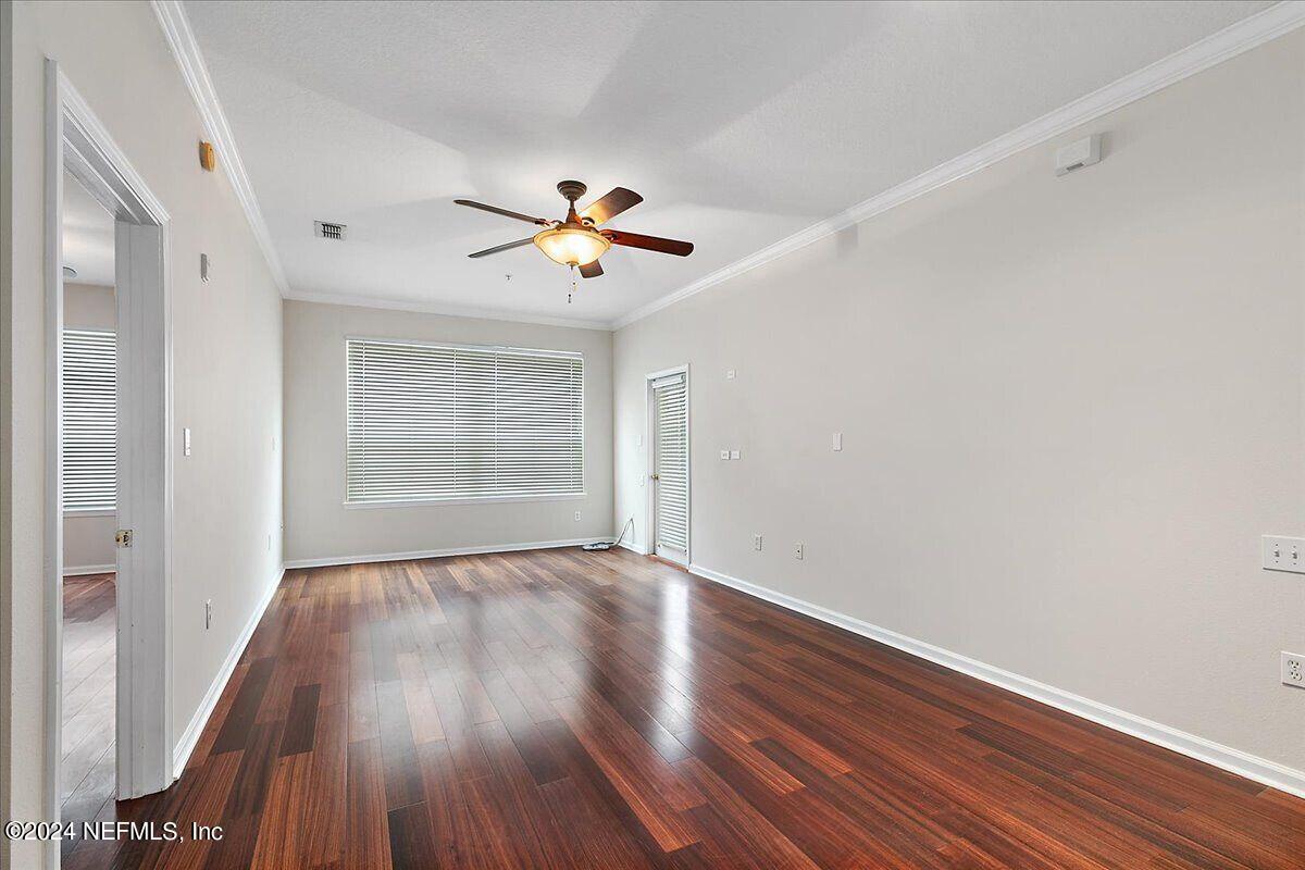 7990 BAYMEADOWS Road E, 1024